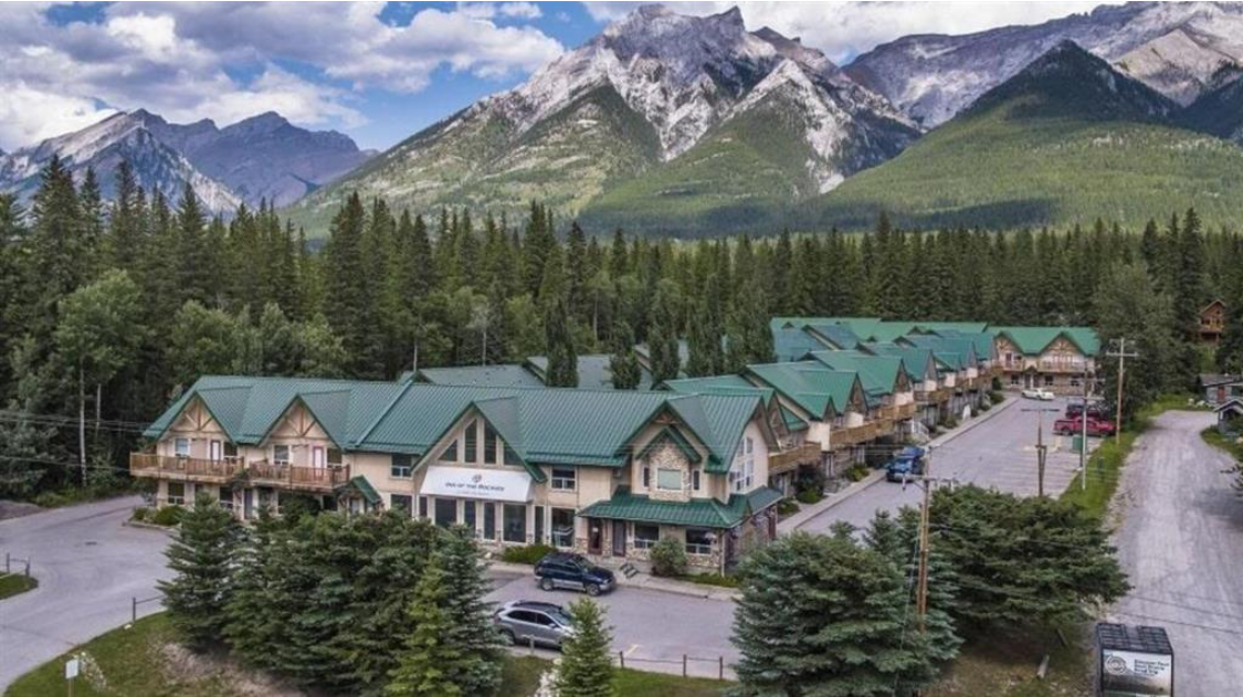 Banff Mountain View/Entire Townhouse/2BD&1.5 BATH Houses for Rent in