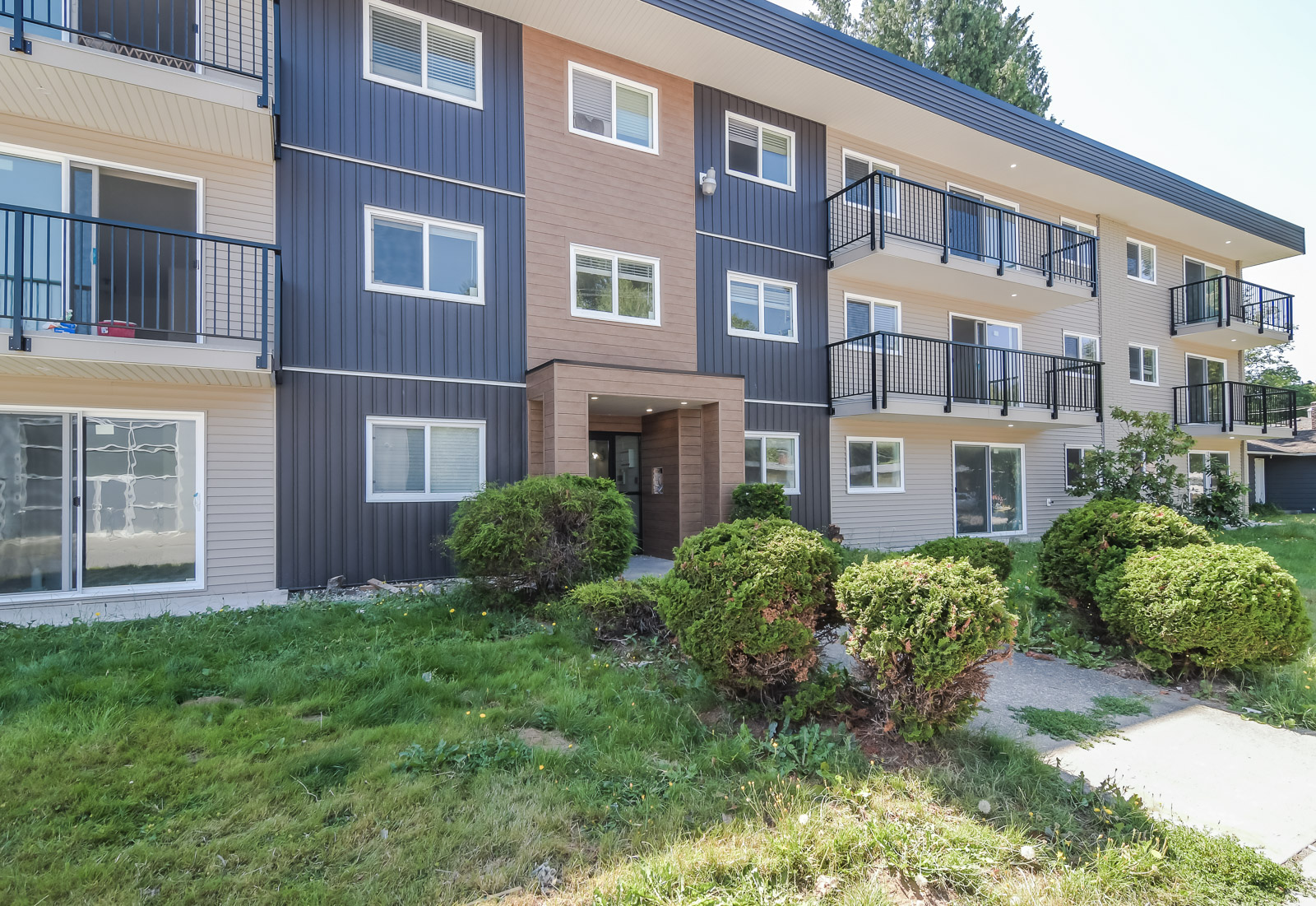 Abbotsford Modern Renovated Bright Apartment Apartments for Rent in