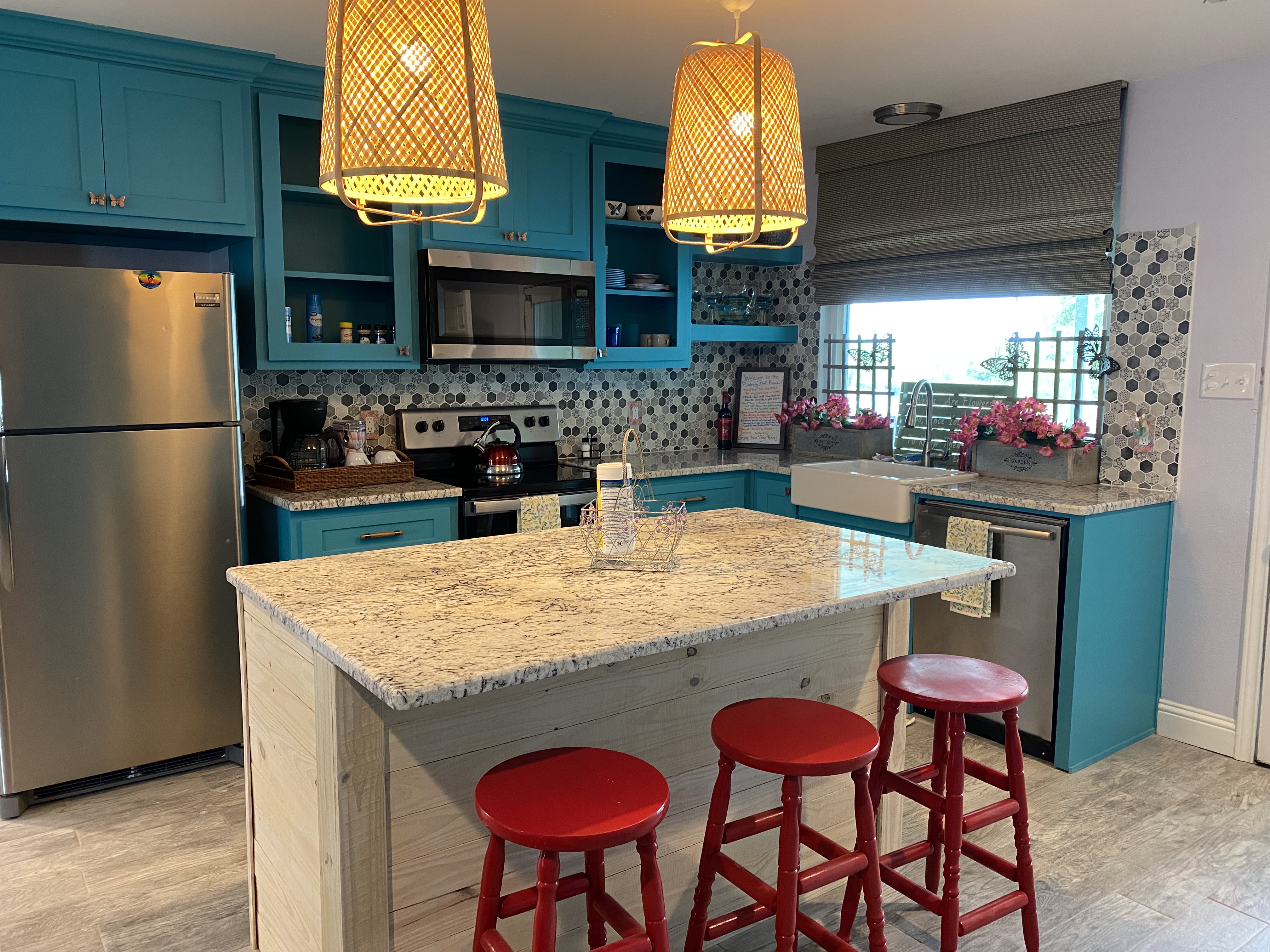 BUTTERFLY POOL HOUSE APARTMENT & COUNTRY RETREAT in District 7, Fort Worth