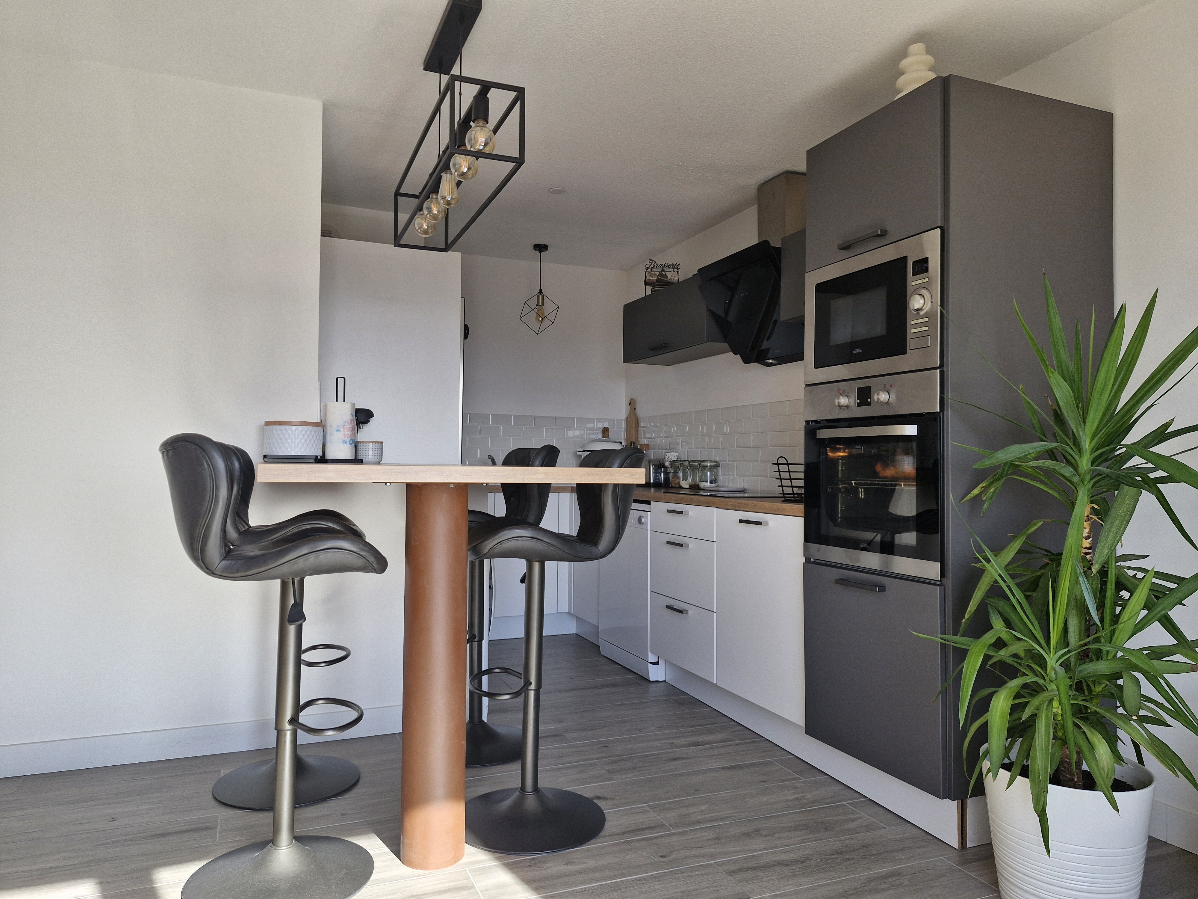 Very nice apartment with sea view.