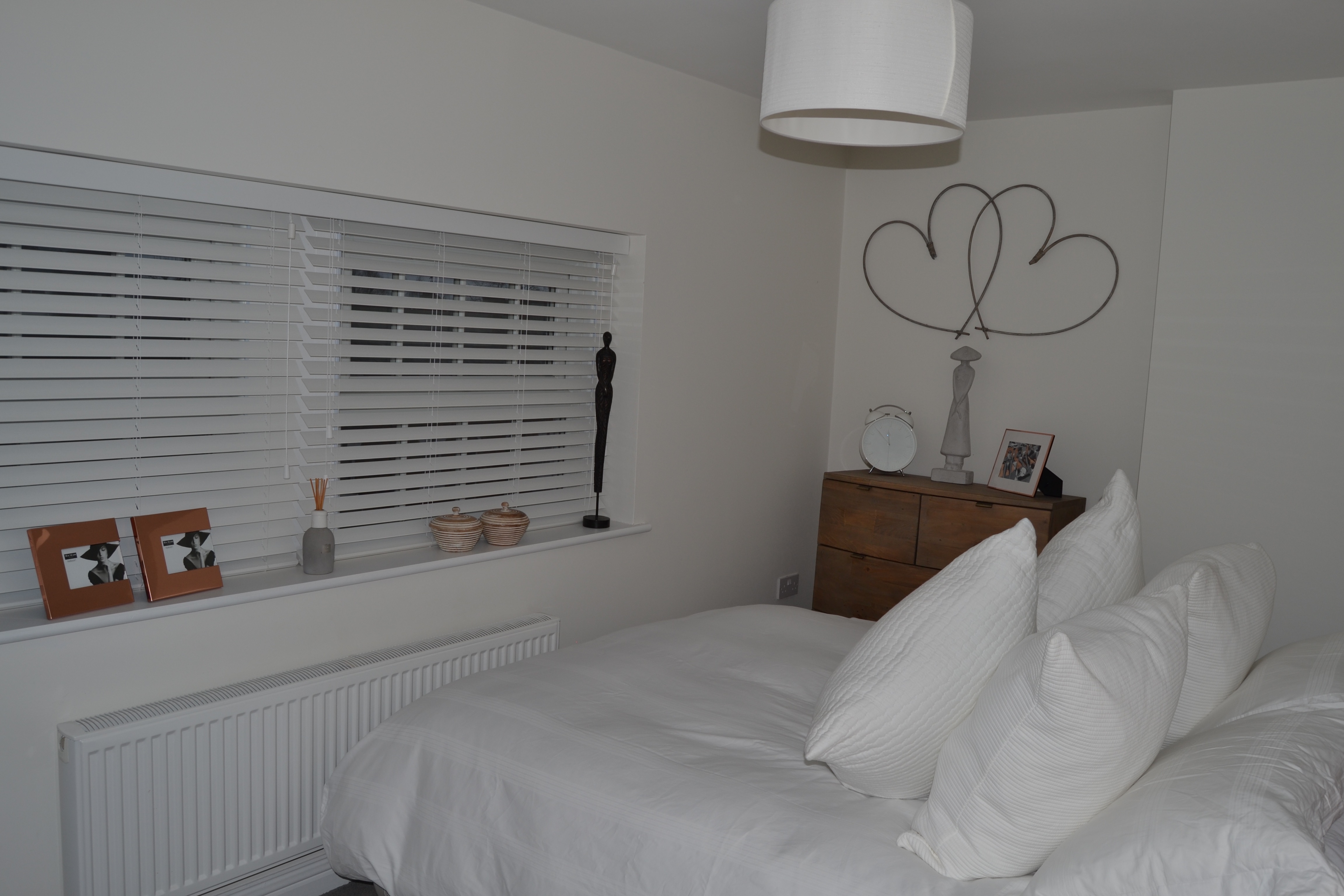 Luxury 1 bed apartment, 2 minute walk to town