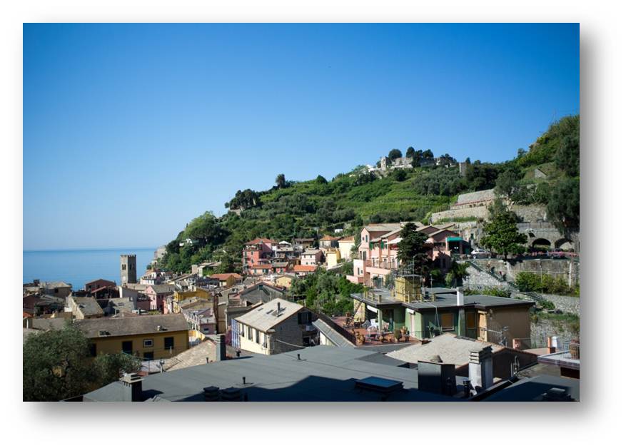 Sea-view house in historic village
