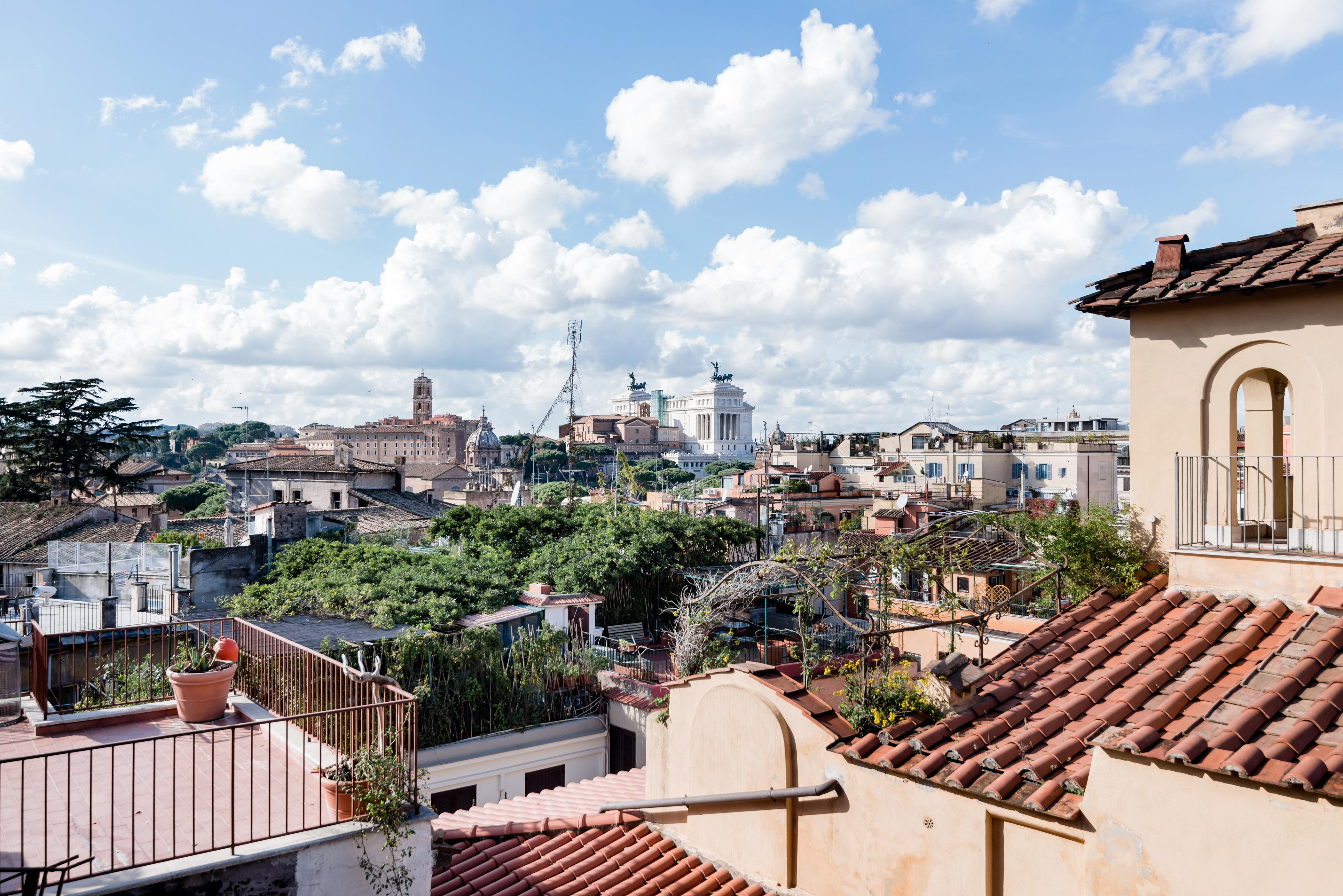 Studio Apartment with View near the Colosseum