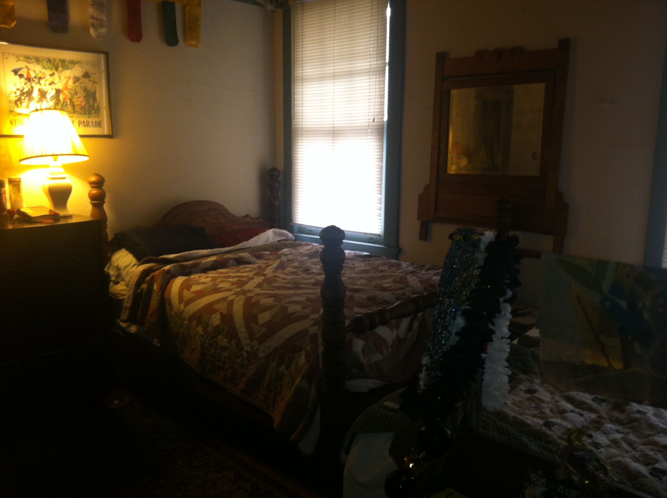Single Room with 2 beds and couch in Mid-City, New Orleans