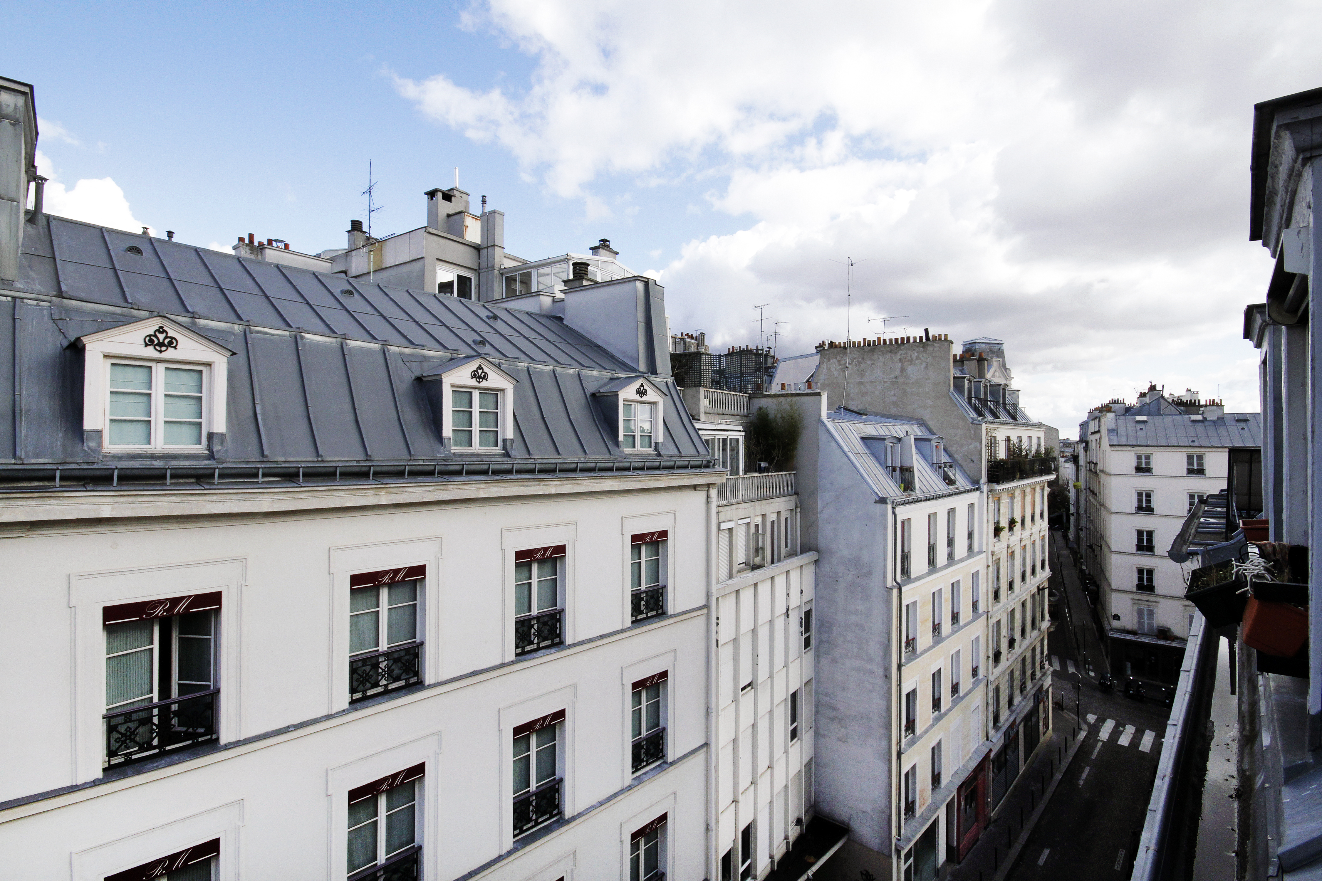 Romantic escape in MONTMARTRE