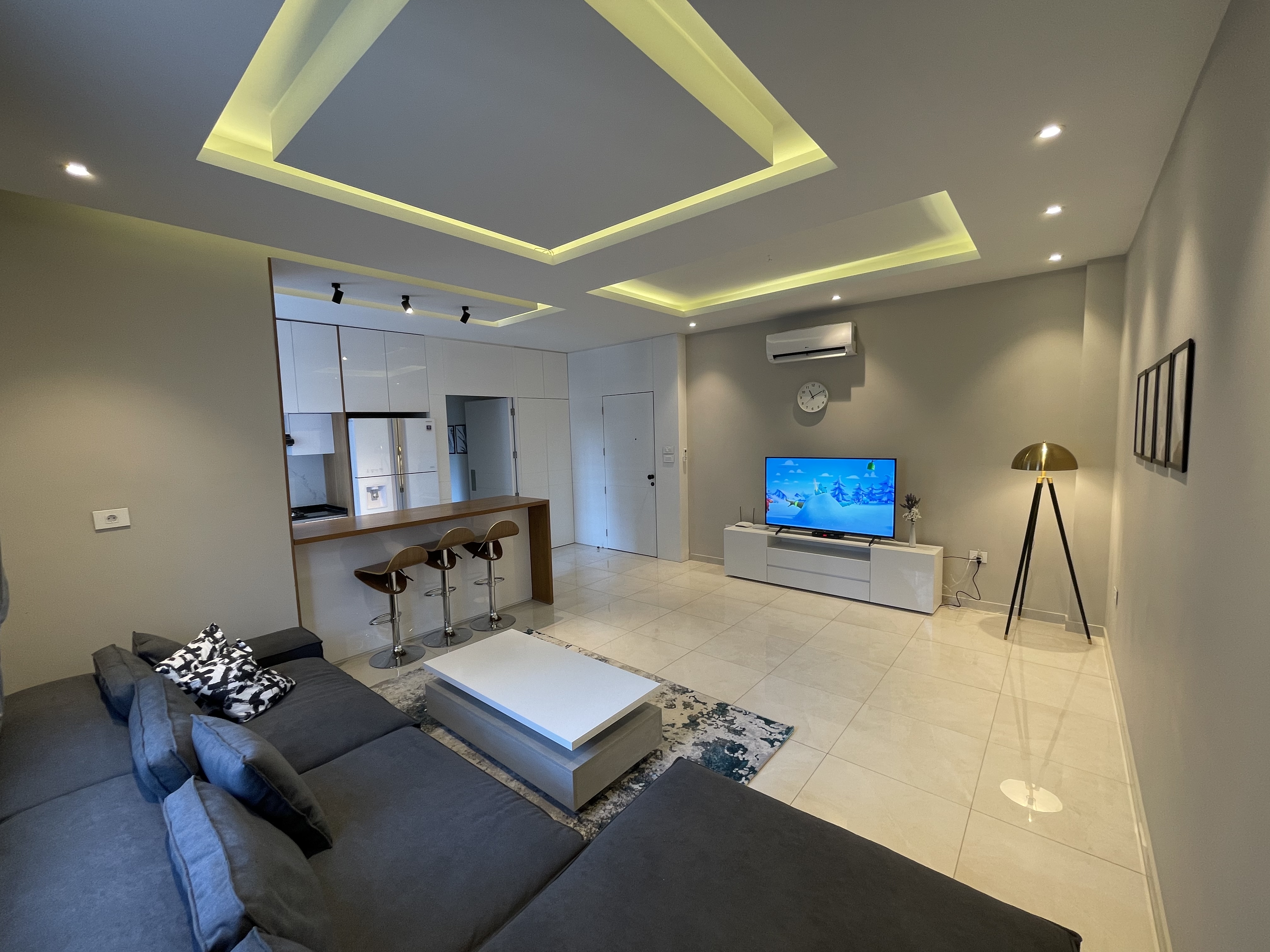 Self check-in  1 BR  7 Min Walk to Mar Michael