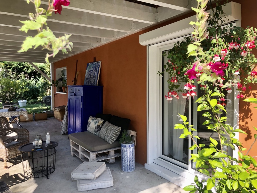 Quiet studio with terrace near Lyon