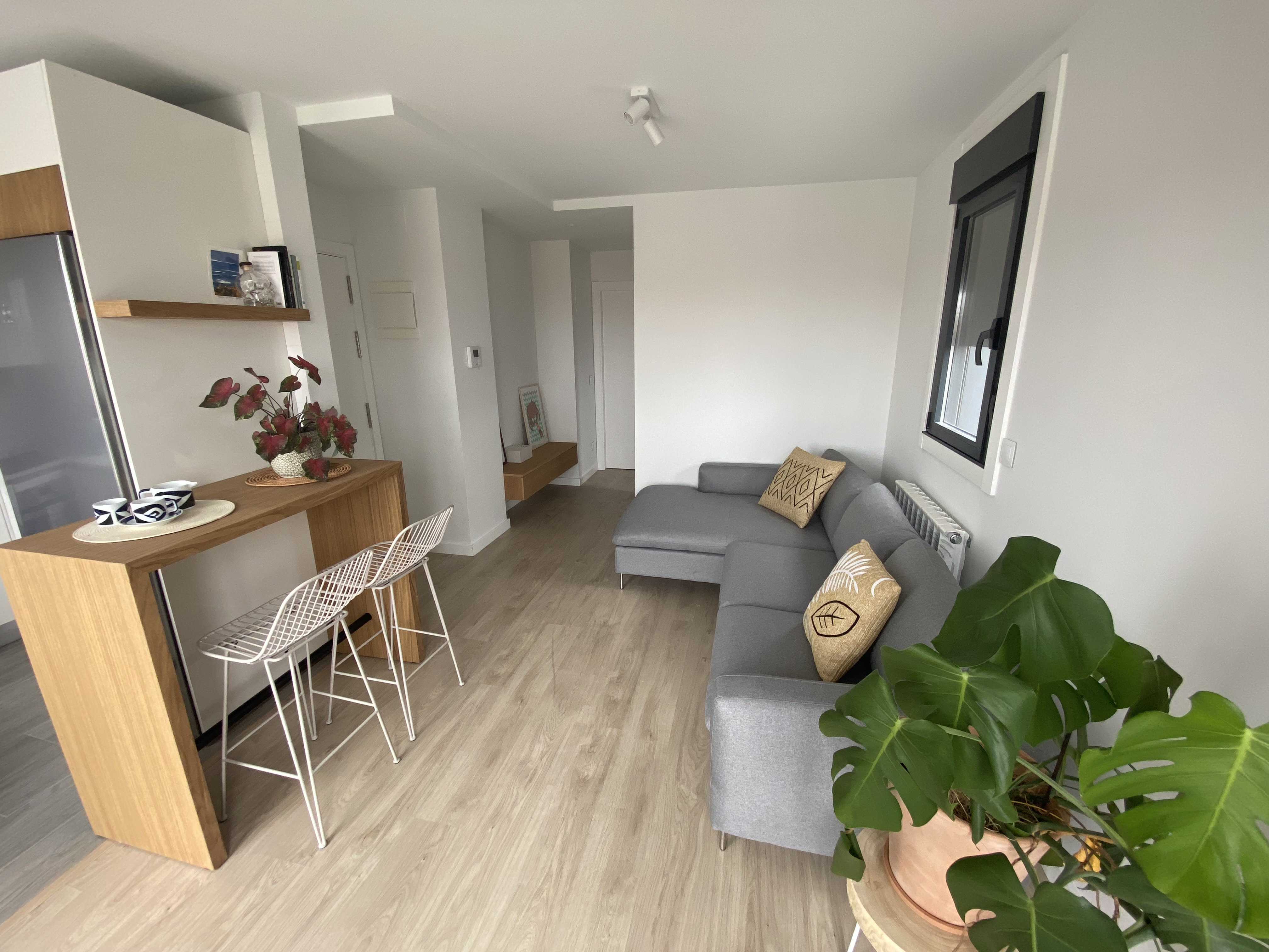 Cozy one-bedroom apartment with a pool