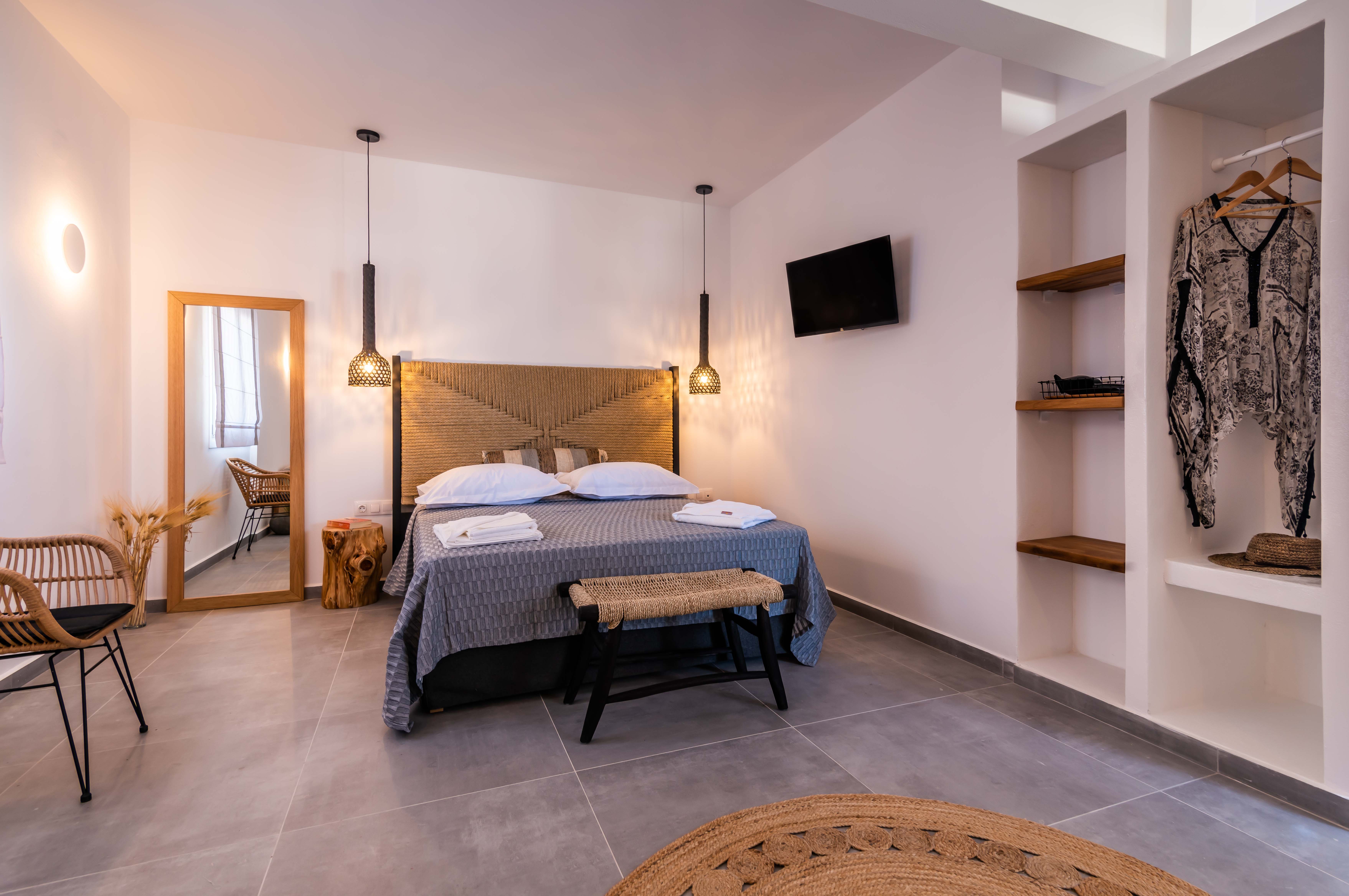 Milos Del Sol Studio III