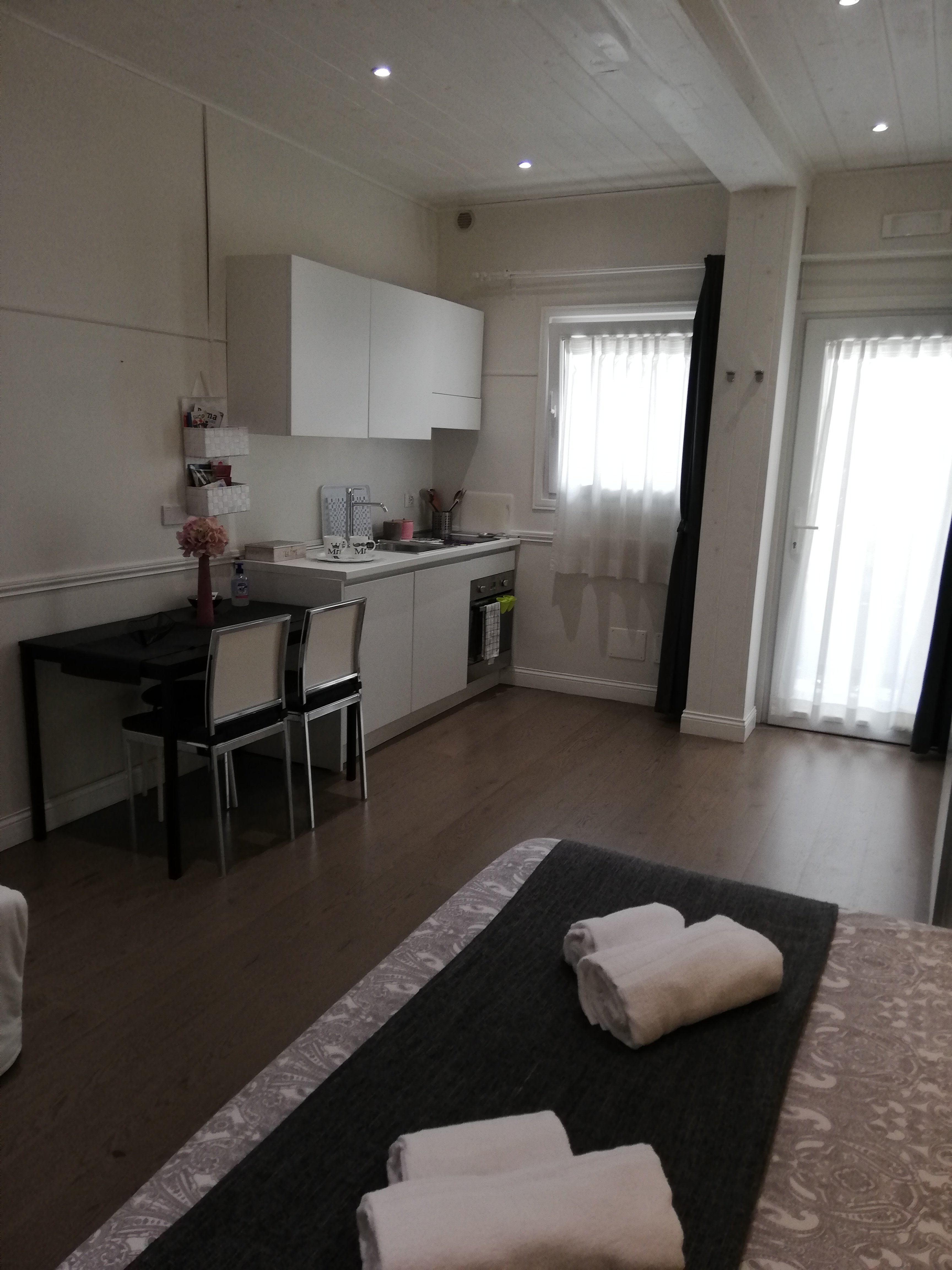 Extremely New, Bright Apartment in Central Rome!