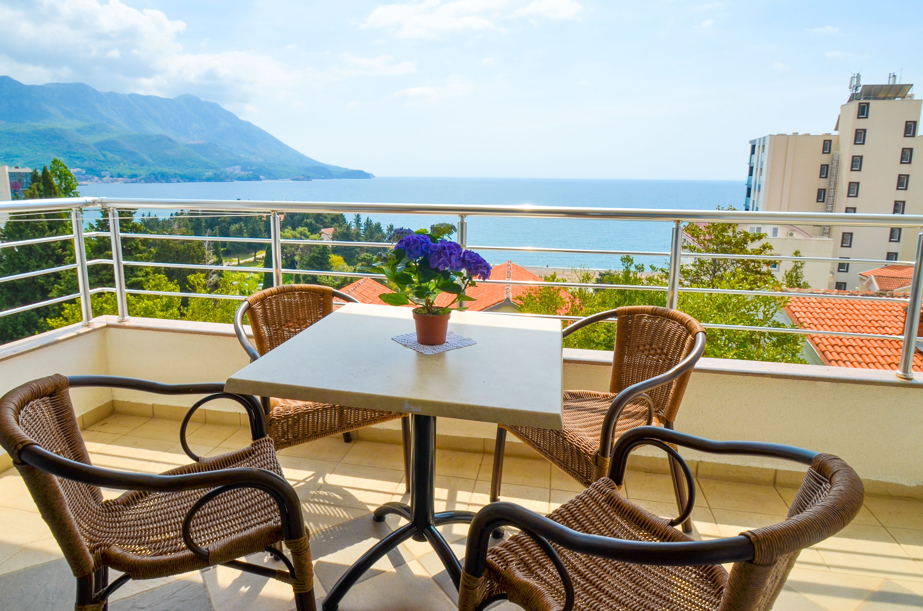 One-Bedroom Apartment-beautiful views of the sea