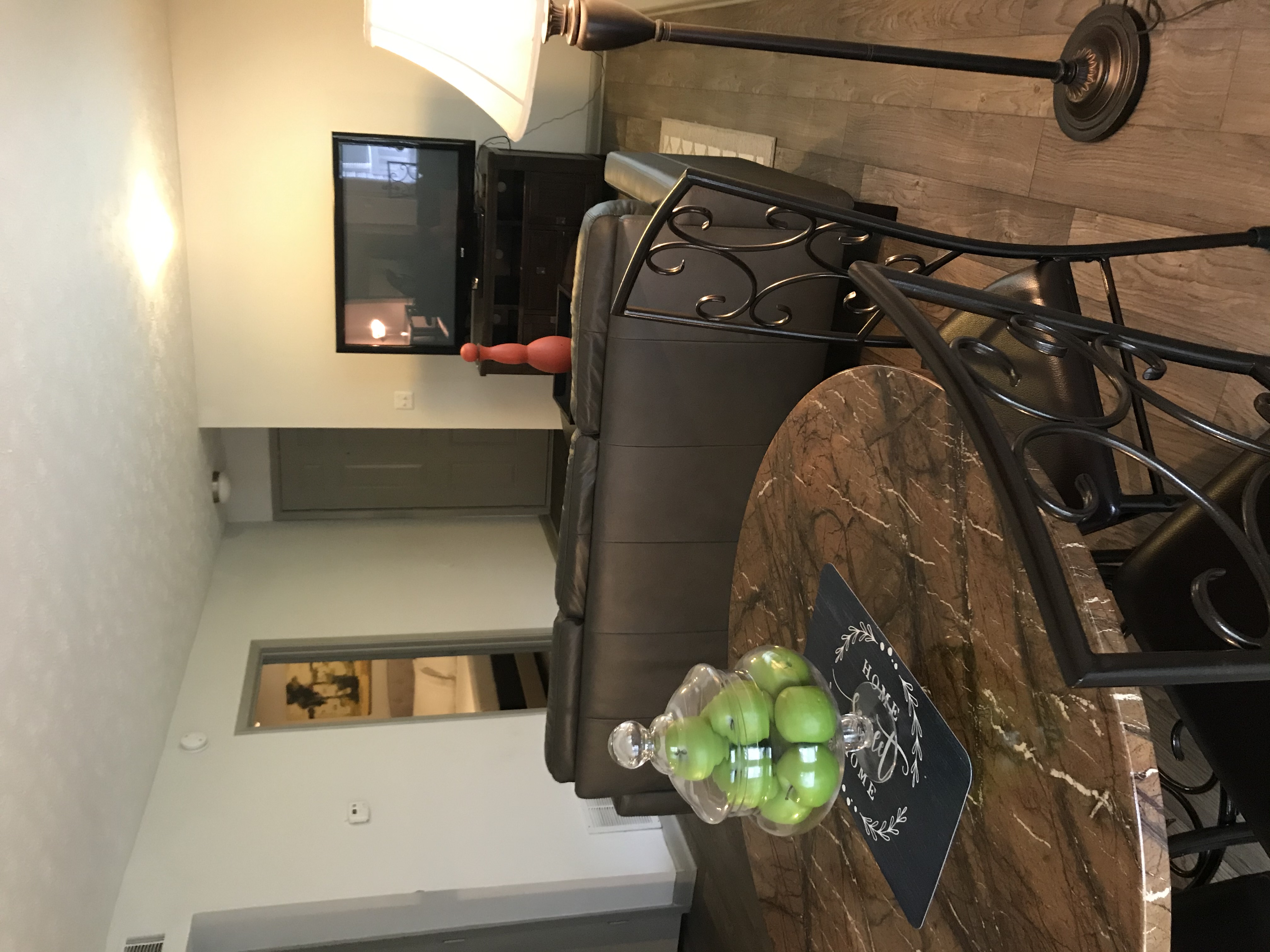 2 Bedroom - Perfect Location in Alpharetta