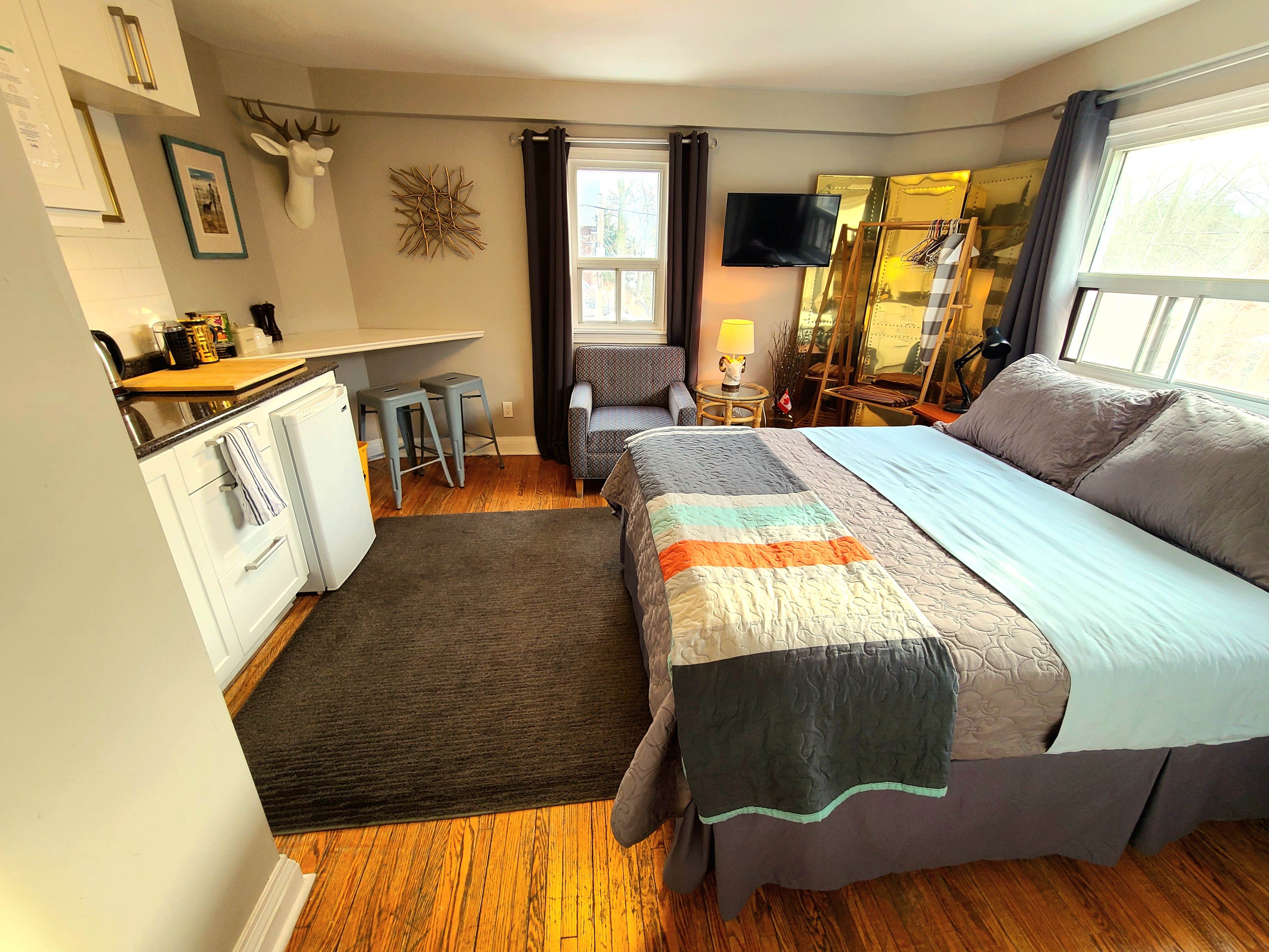 Bright private studio in the heart of Little Italy