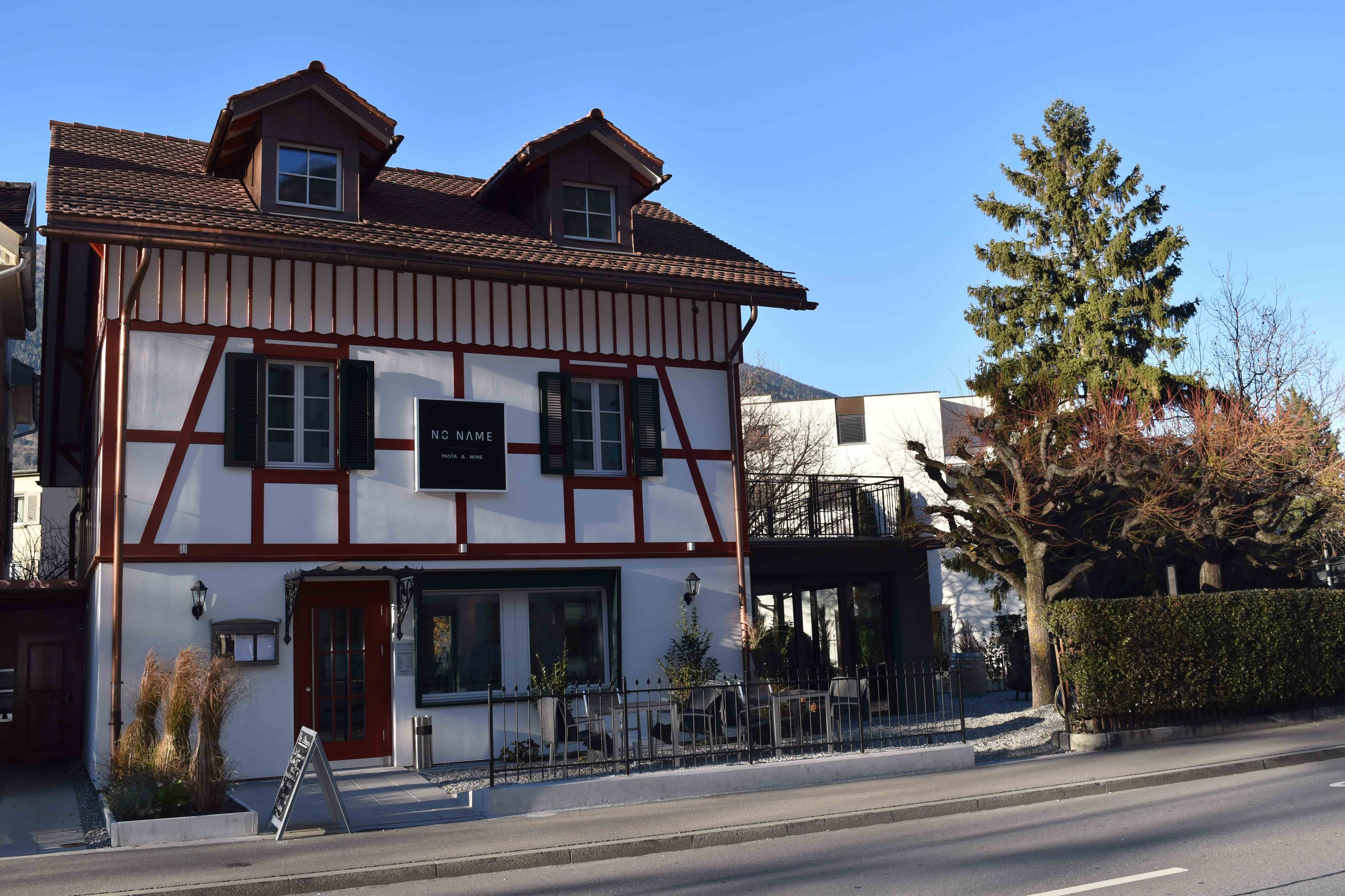 Great for short stays directly at Chur Train Station Apartments for