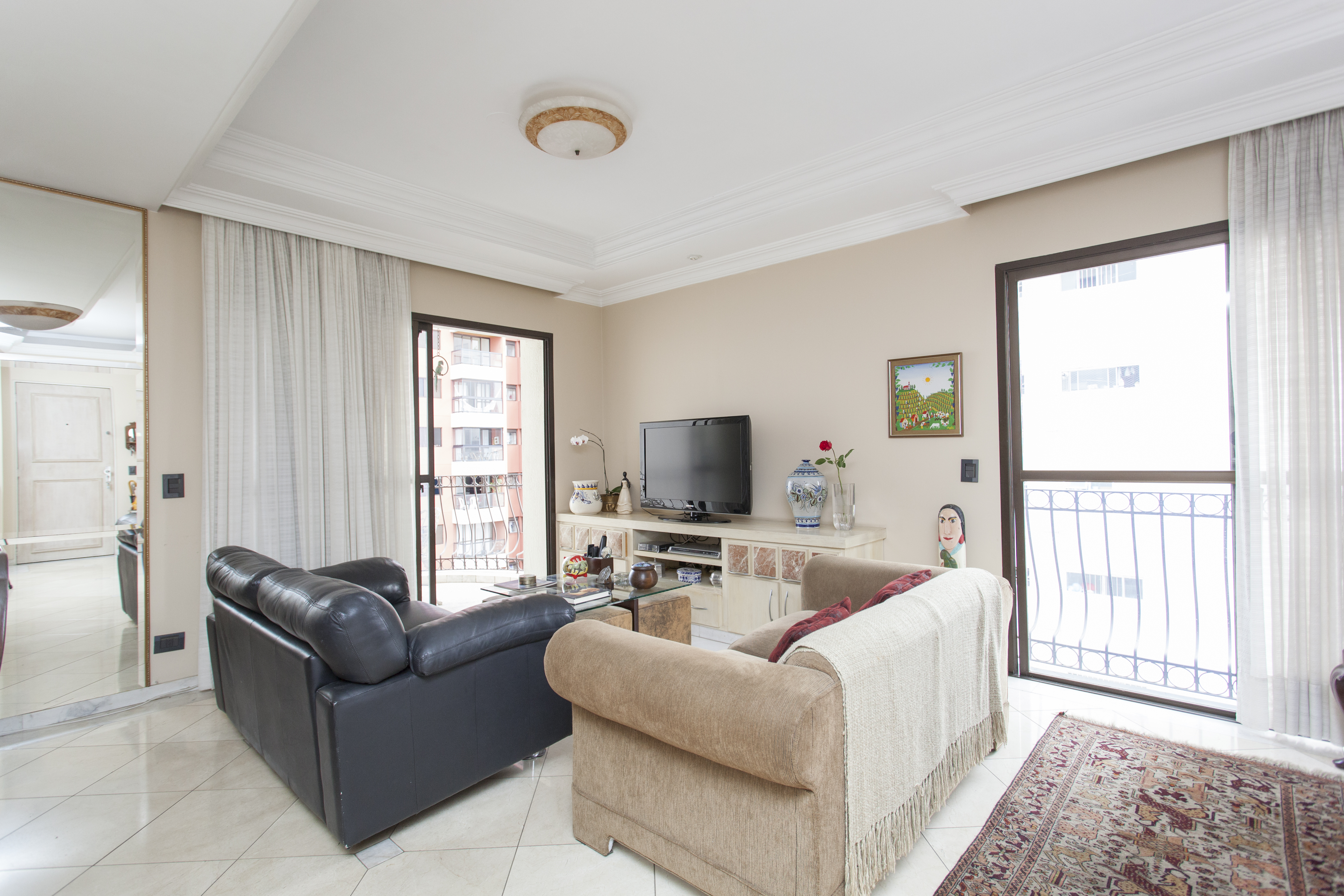 Private and cozy bedroom in upscale neighborhood.