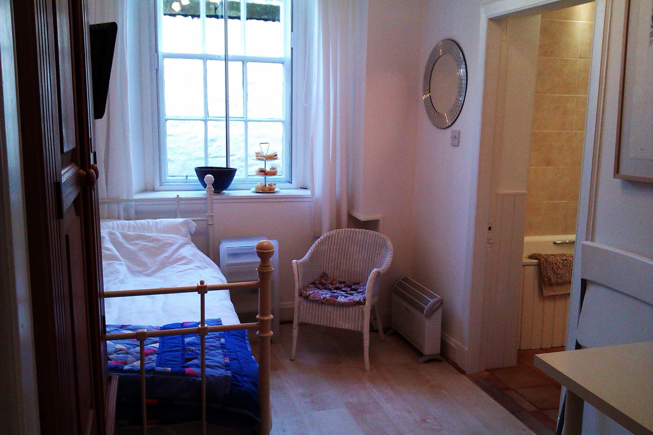 Lovely ensuite room in Georgian flat nr Botanics in Inverleith, Goldenacre and Warriston, Edinburgh