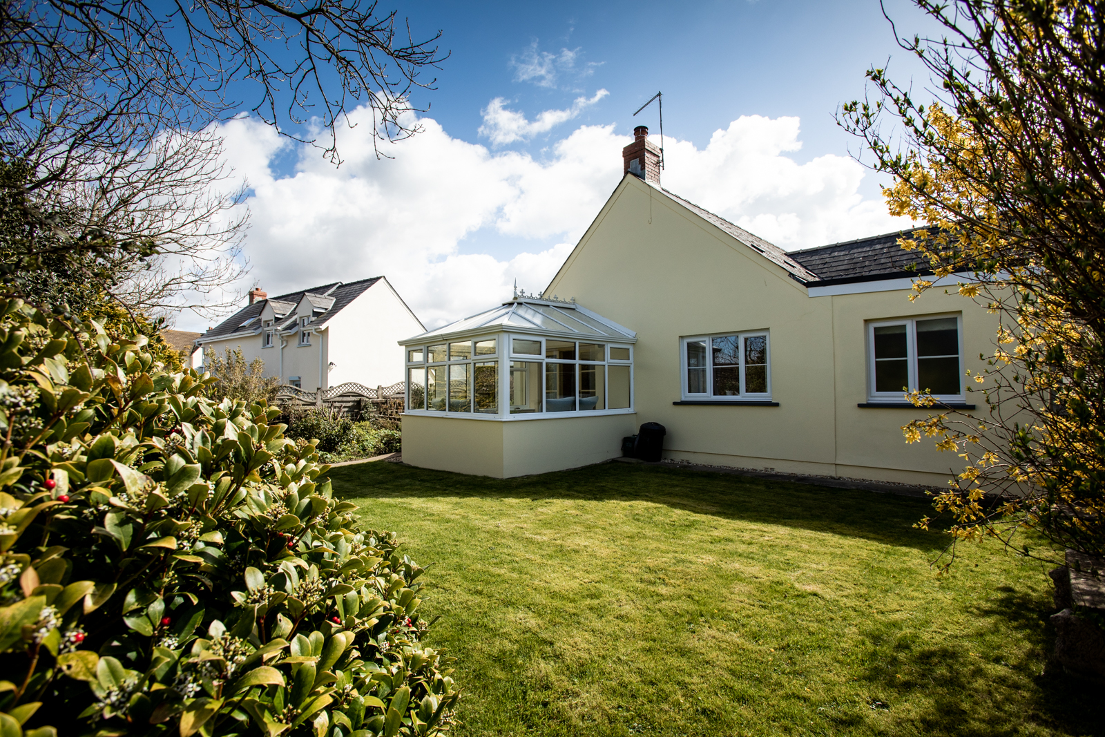 Henllan a family home for 6 near the sea Bungalows for Rent in