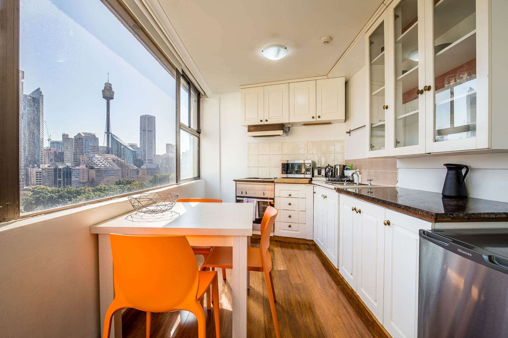 Central Apartment, City & Park Views