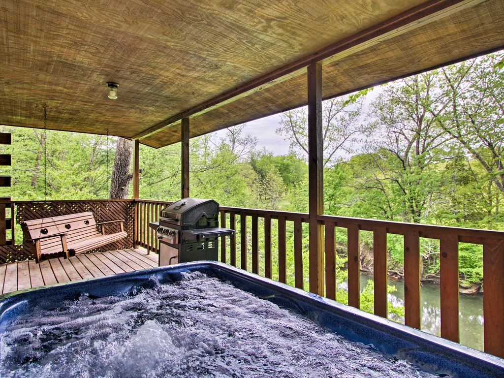 River Rush- Cozy Riverfront Cabin - 5 Mi. to Pigeon Forge - Cabins for ...