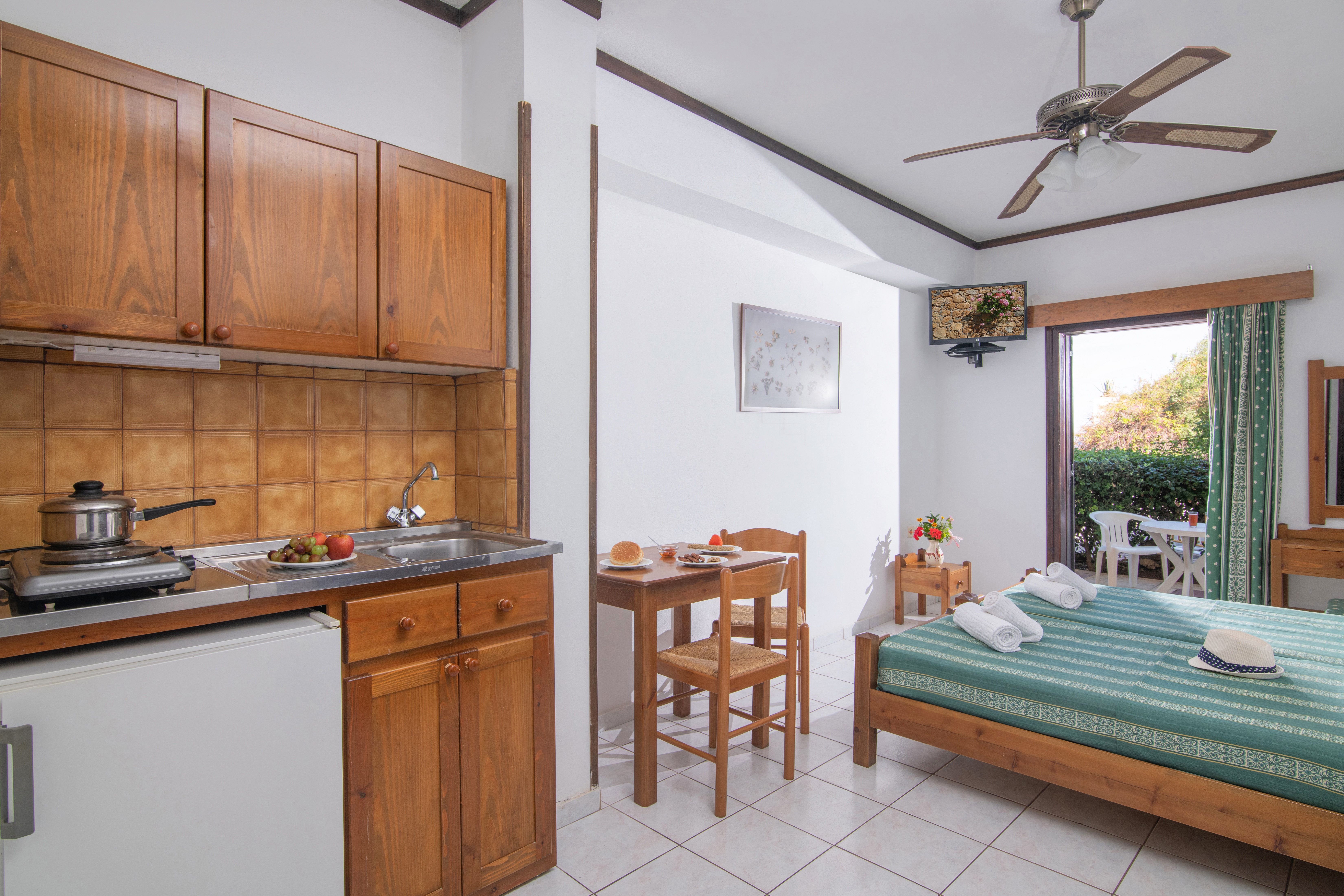 Lovely Studio with shared pool & Beautiful Garden
