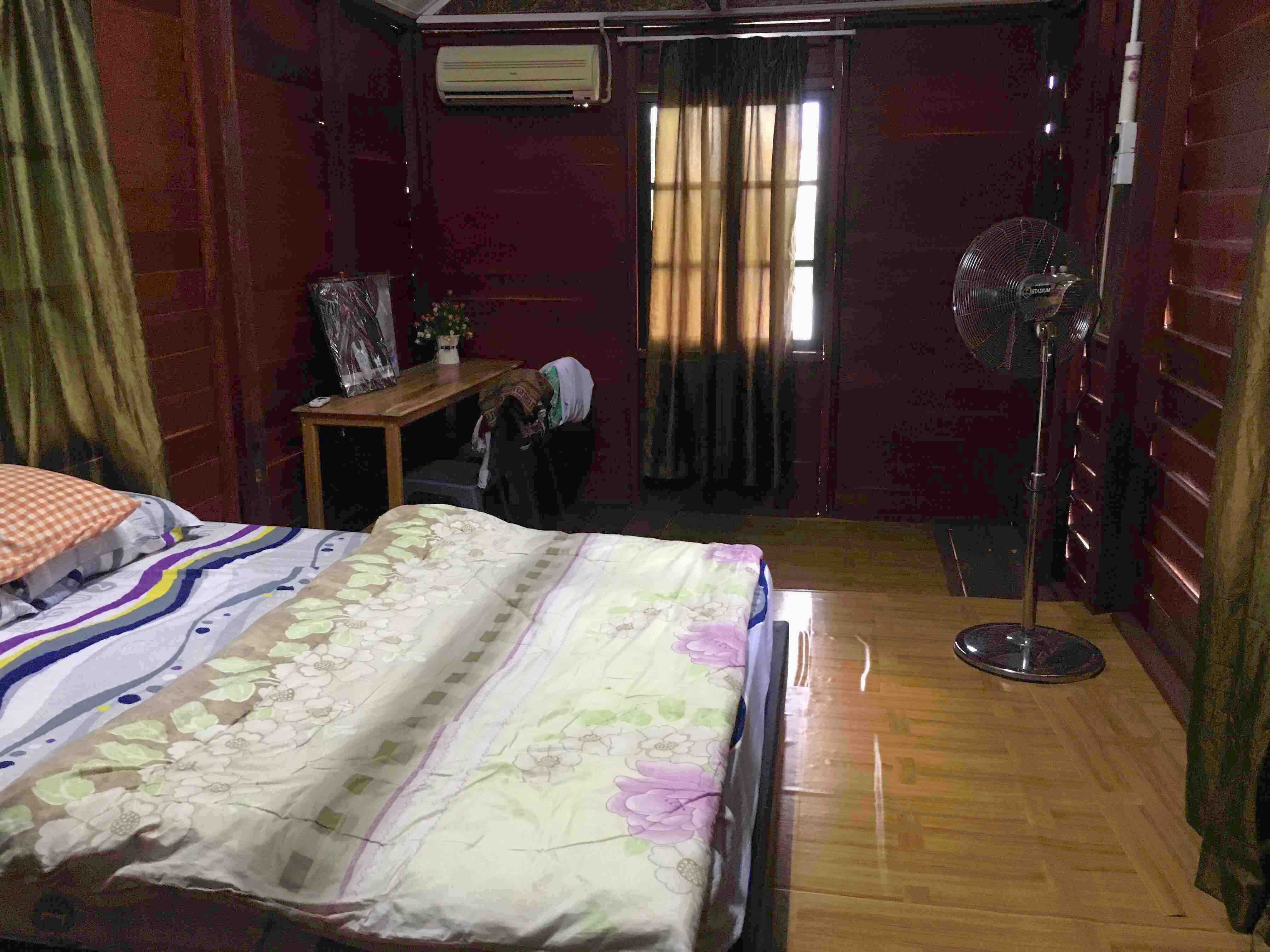 Homestay Kebun Rumah Kayu 2 Bilik Chalets For Rent In Melaka Melaka Malaysia