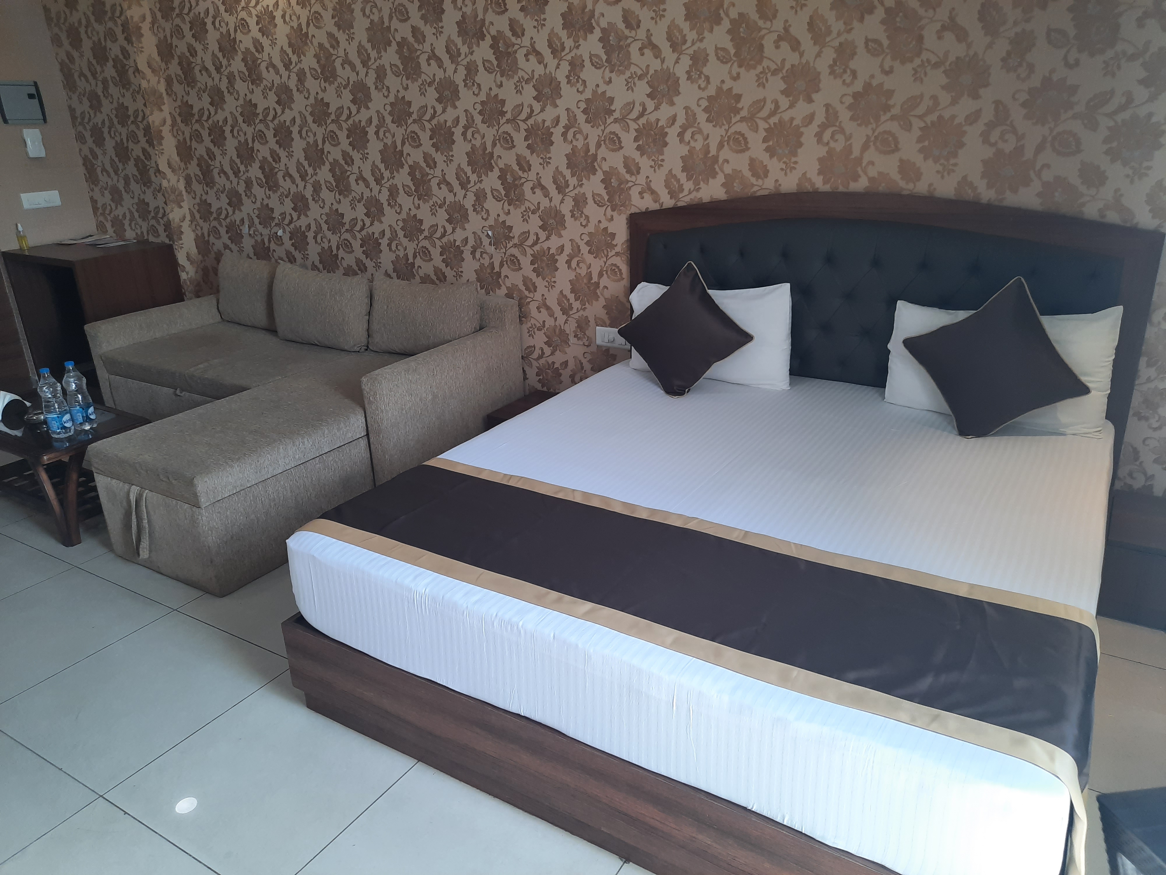 Royal Sweet Big Apartment 926
