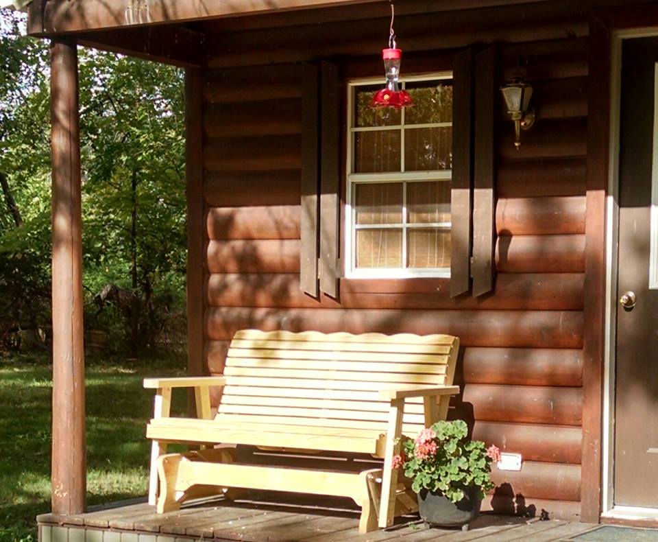 Kim's Cabins 1 tiny house cabin sleeps 4 Cabins for Rent in