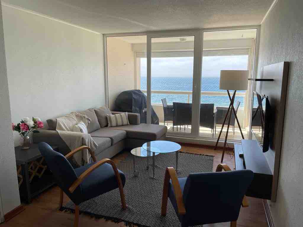 Frontline apartment with beach access