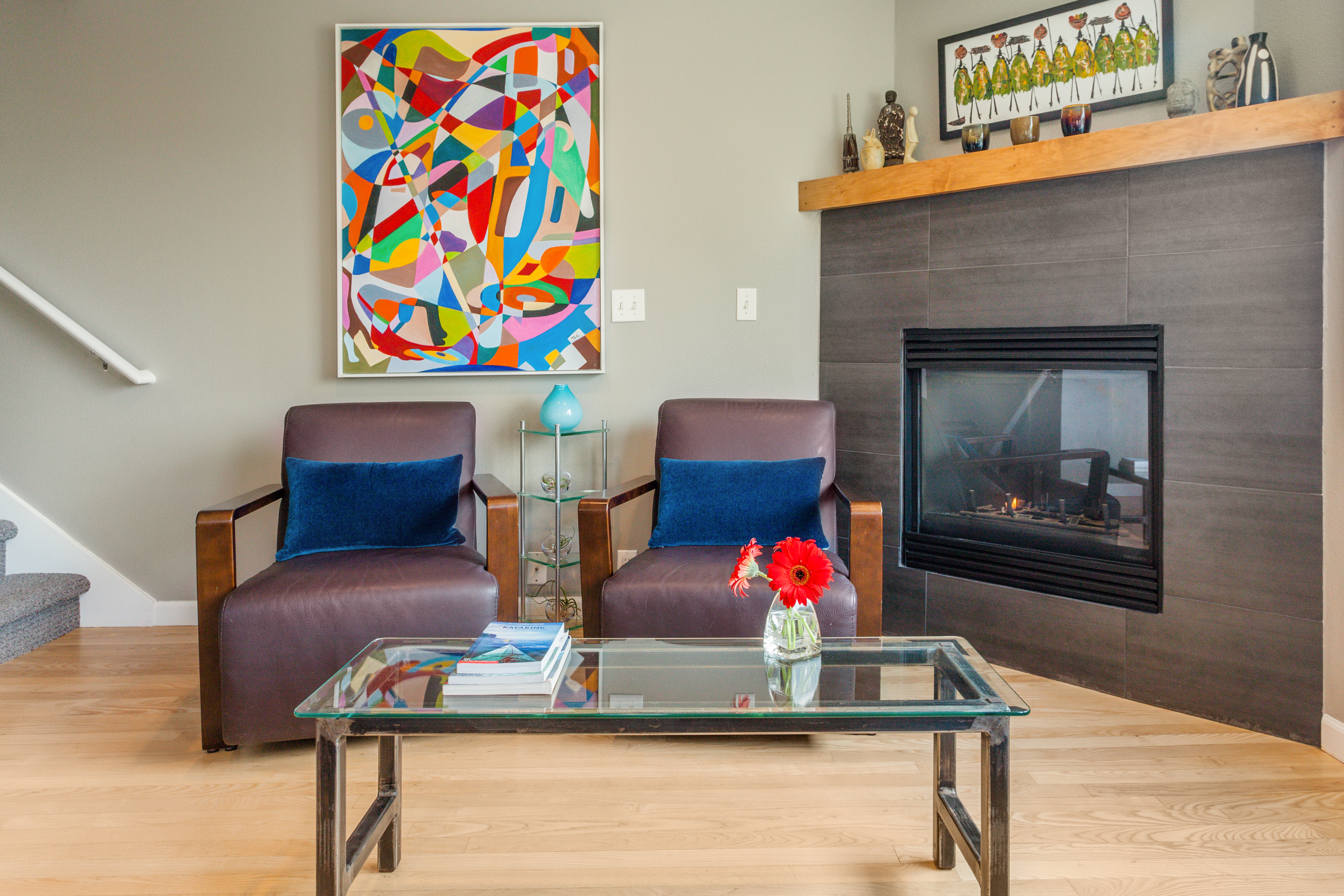 Private Floor: Centrally Located Townhouse w/ View