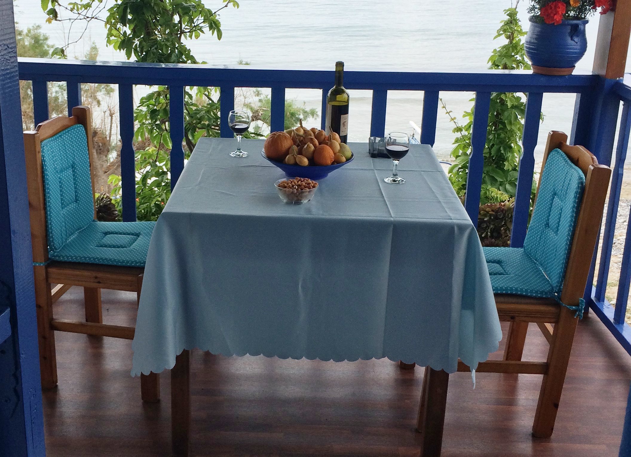 ON THE BEACH-Seaview Studio-Greek hospitality!! in Ιεράπετρας, Crete
