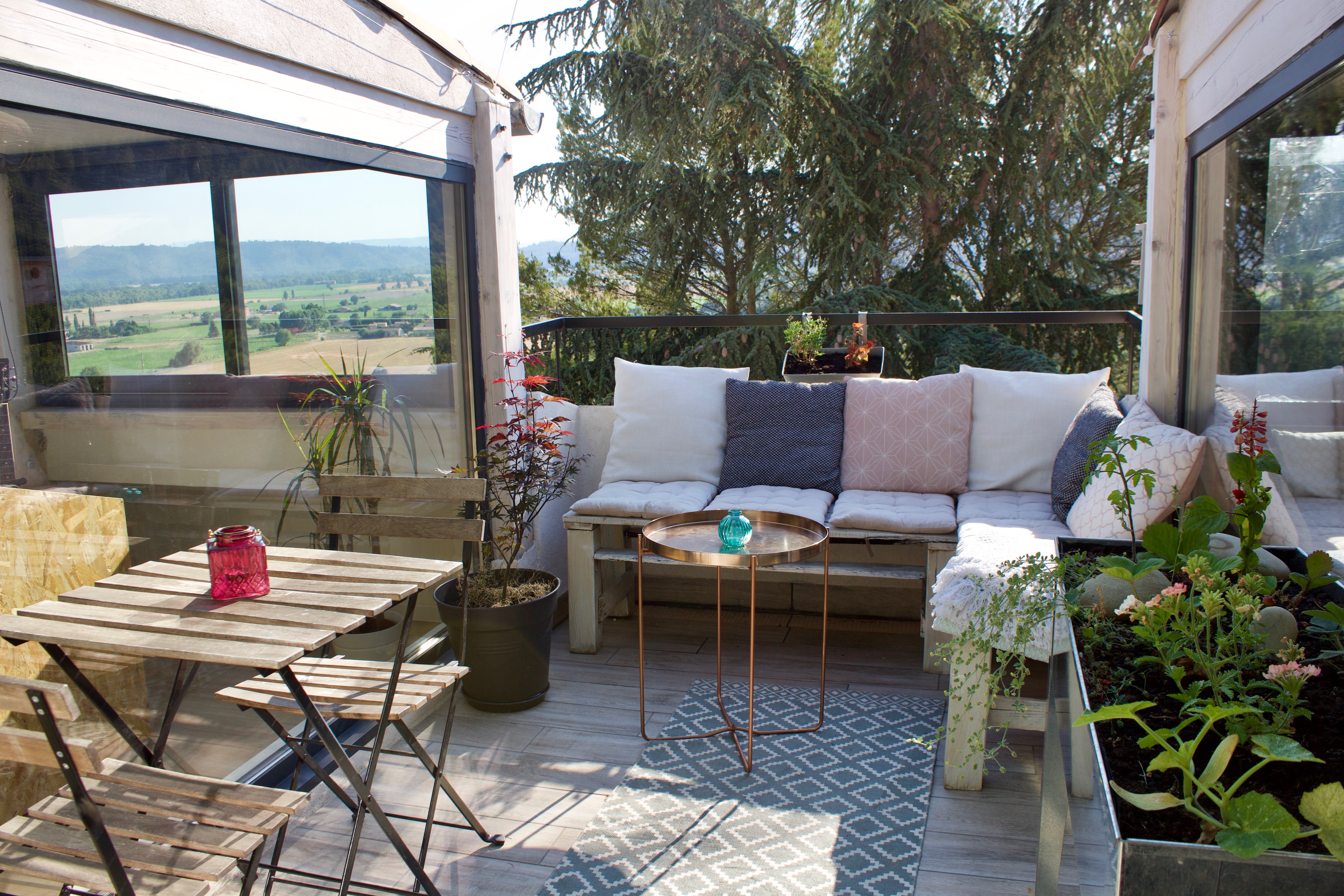 Rooftop apartment, very cute Provence view