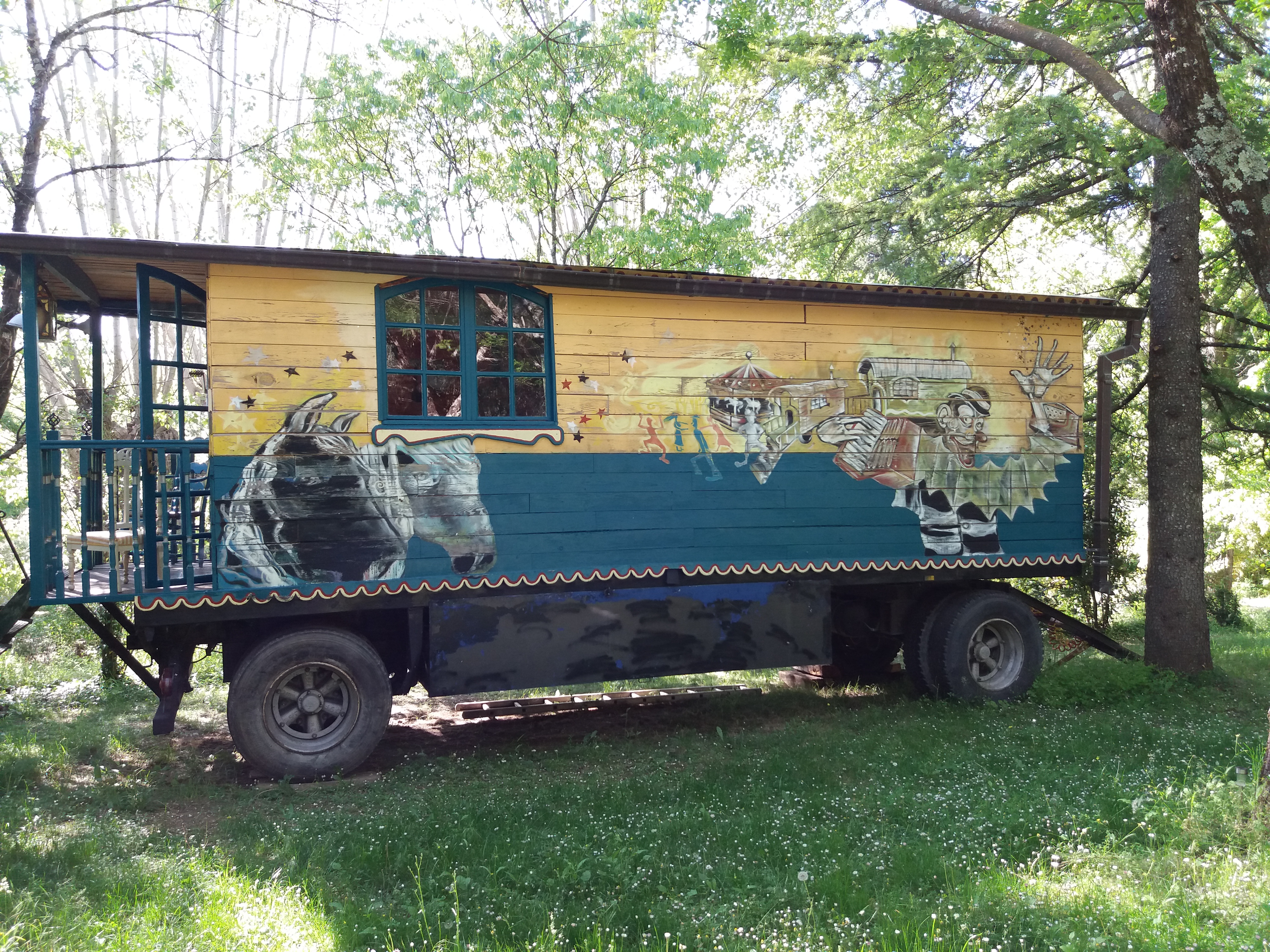 Circus caravan: unusual cottage in Anduze