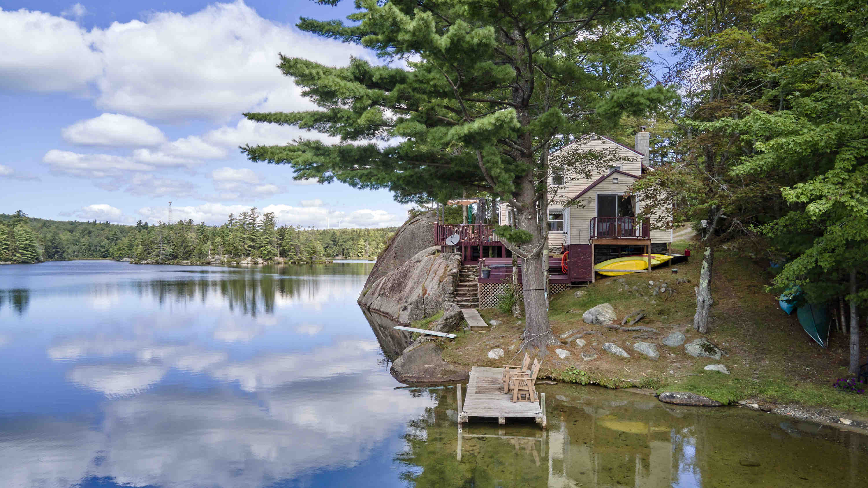 Waterfront Cottage with Views to Die For! Houses for Rent in