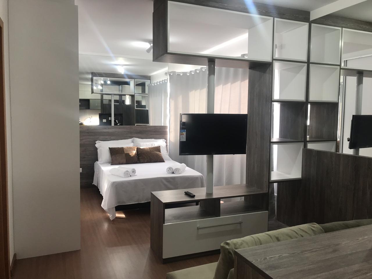 Beautiful Silver Sunny Studio near the Civic Center