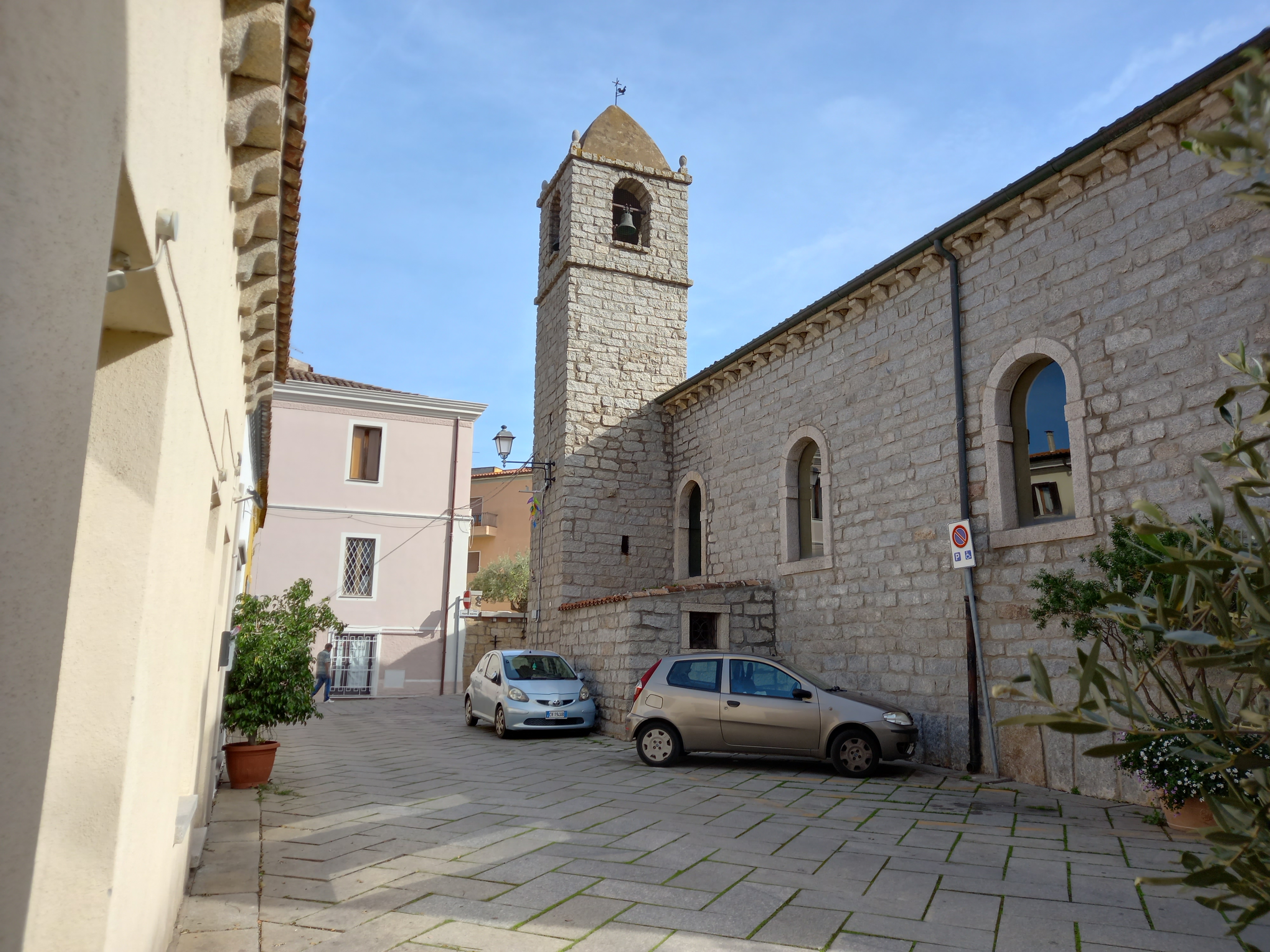 independent house on the piazza