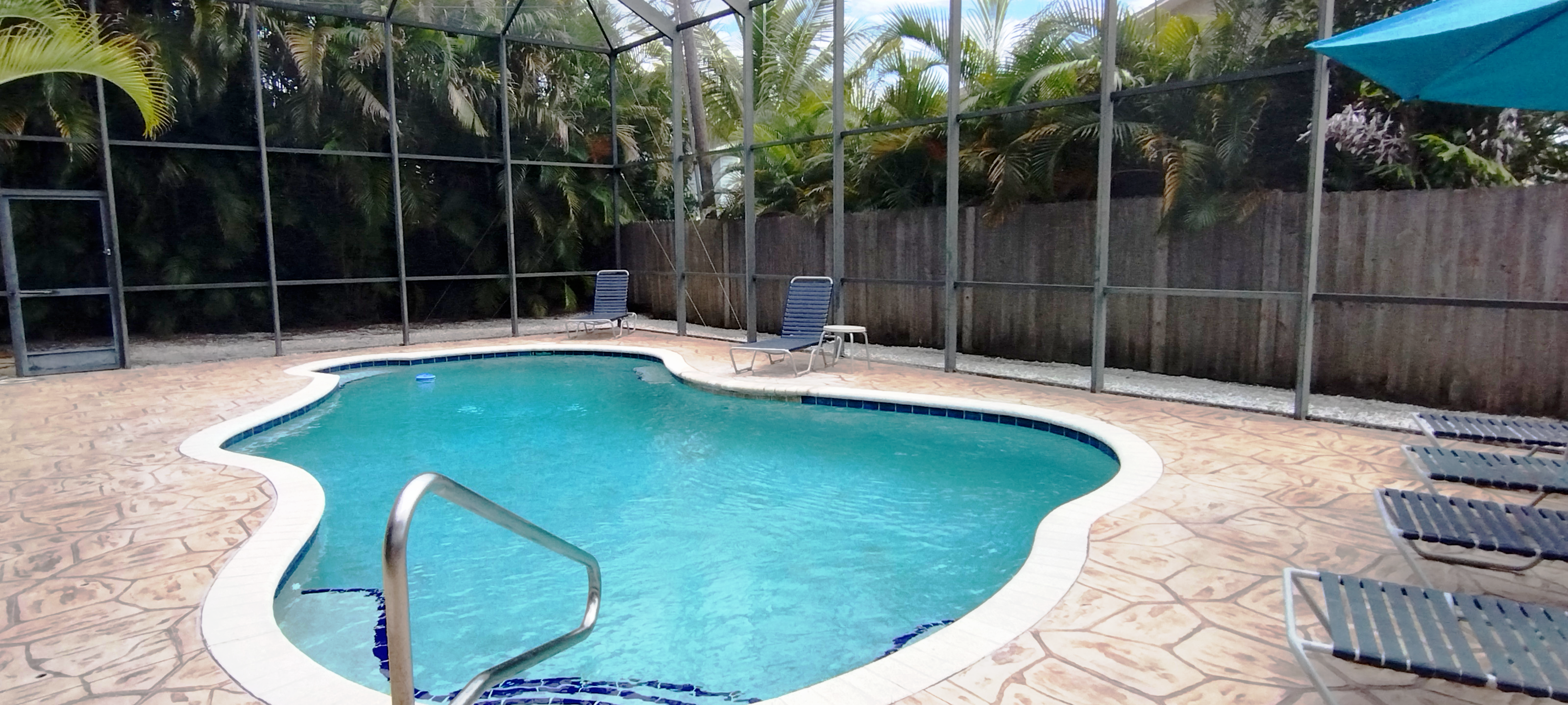 Coastal Paradise w/heated pool, clean and comfy