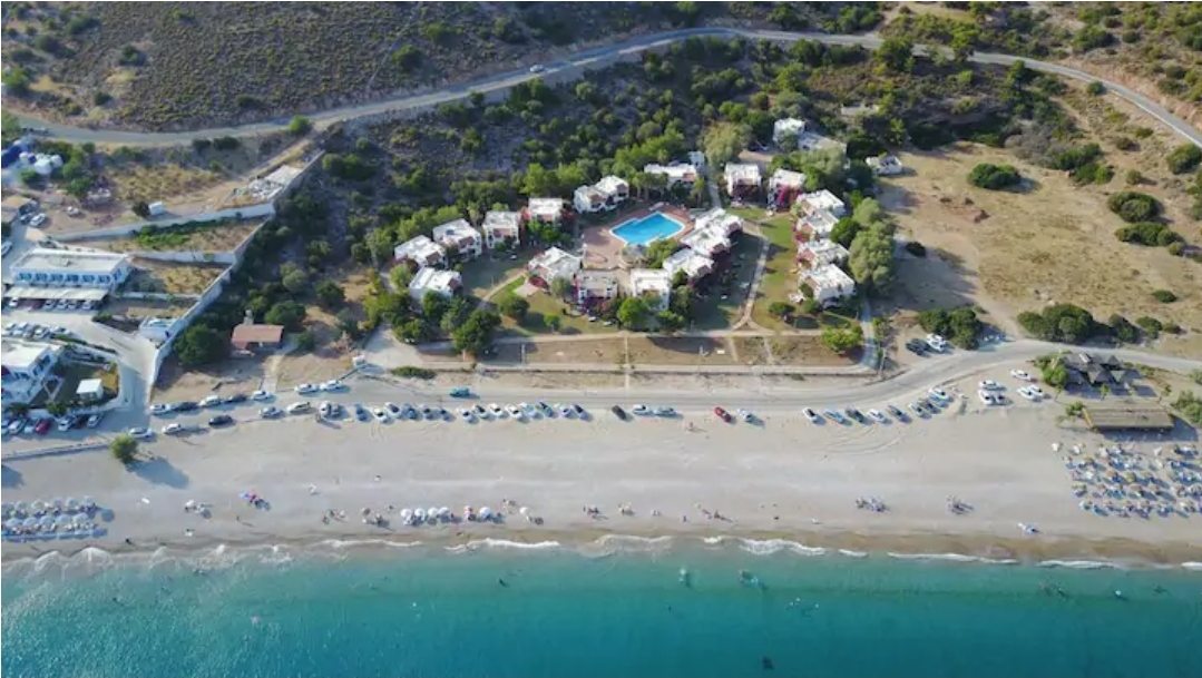 Palamutbükü Mertur sitesinde denize sıfır villa Datça şehrinde