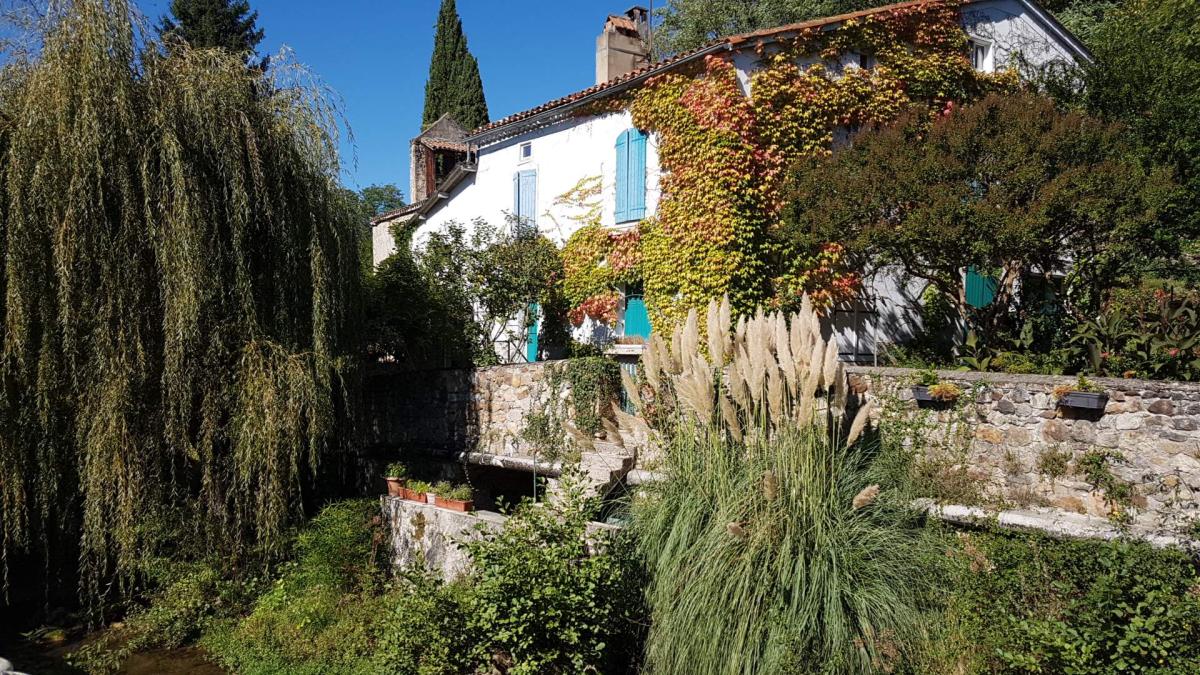 Very nice apartment in Labarre, Foix district.