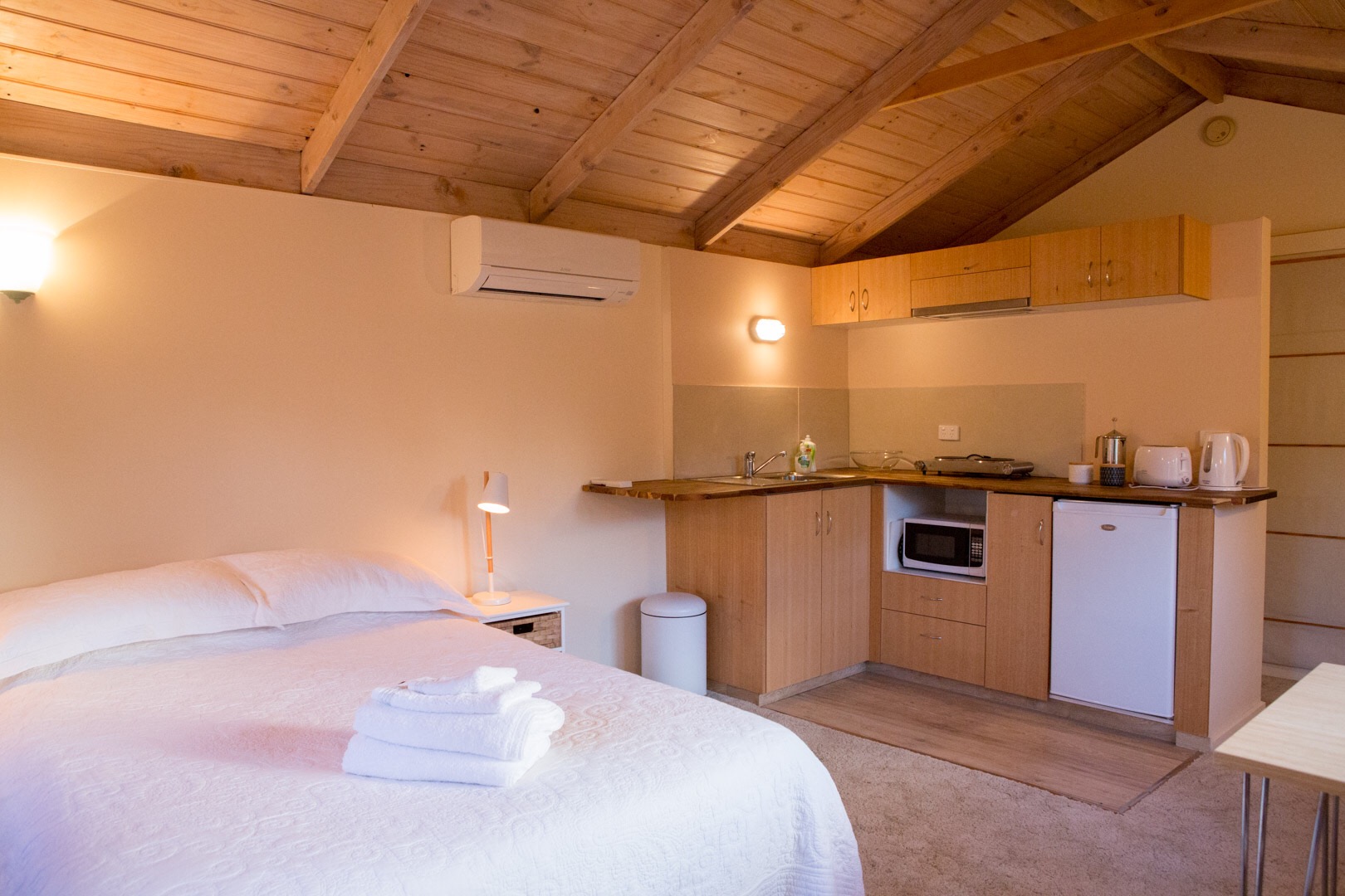 Central Healesville loft apartment