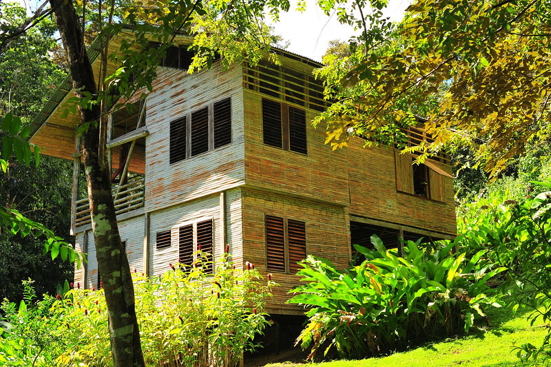 Casa Sonrisa - Rainforest Beach House