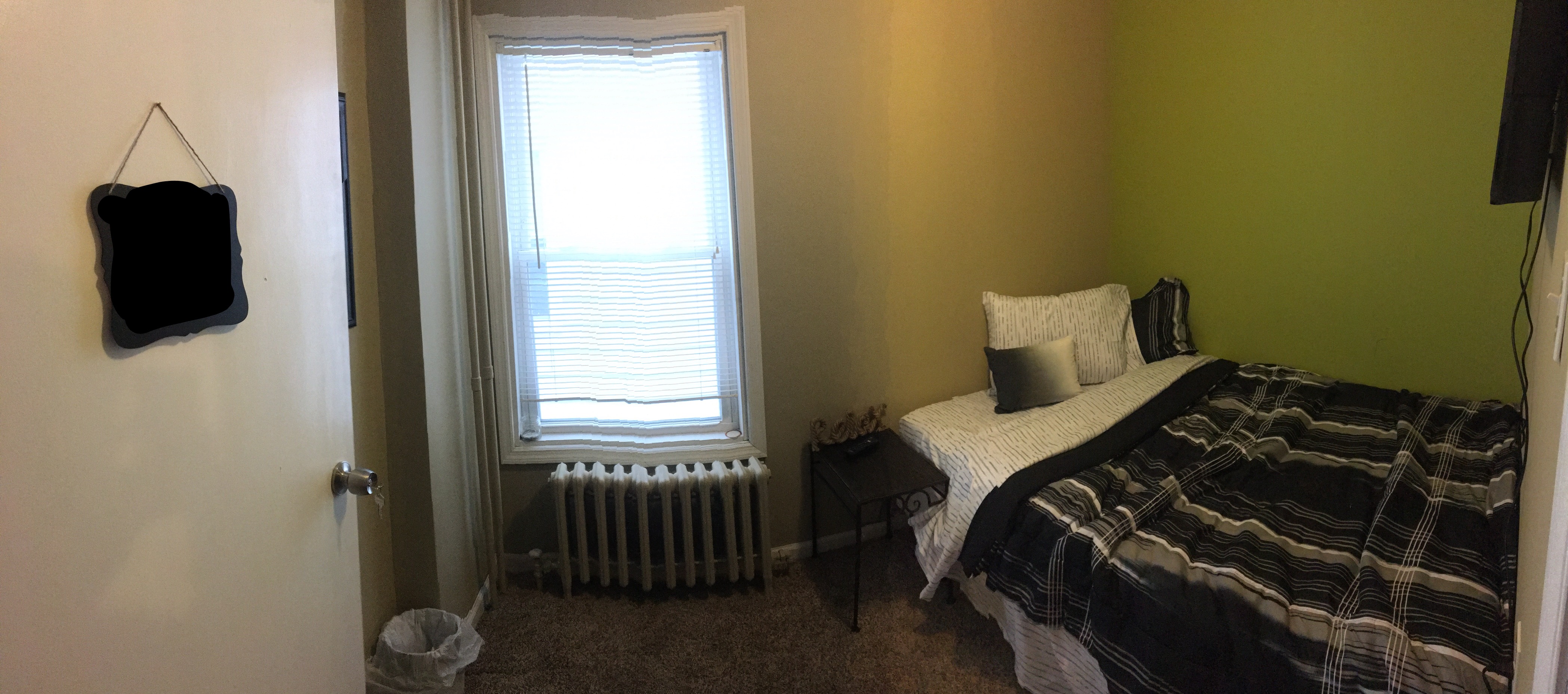 Cozy downstairs bedroom in quiet neighborhood! — real-estate in ELEVENTH WARD, Albany