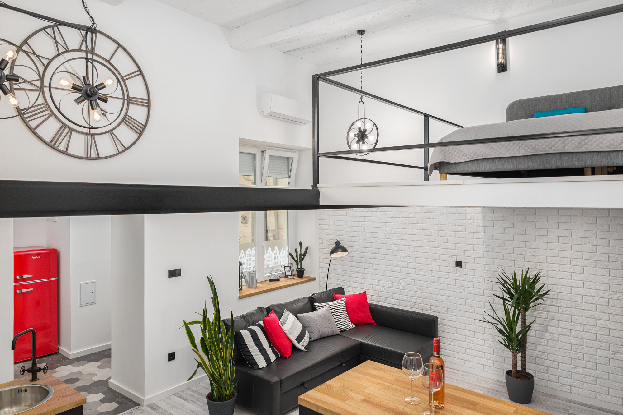 K27 Industrial Loft | City center | A/C | NEW