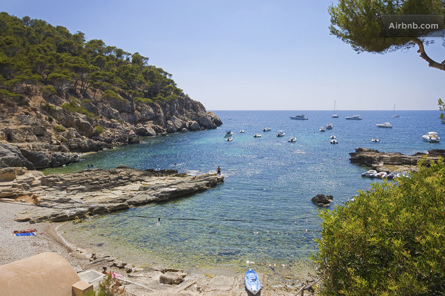Just Renewed: acces to sea, terrace, parking, A/C