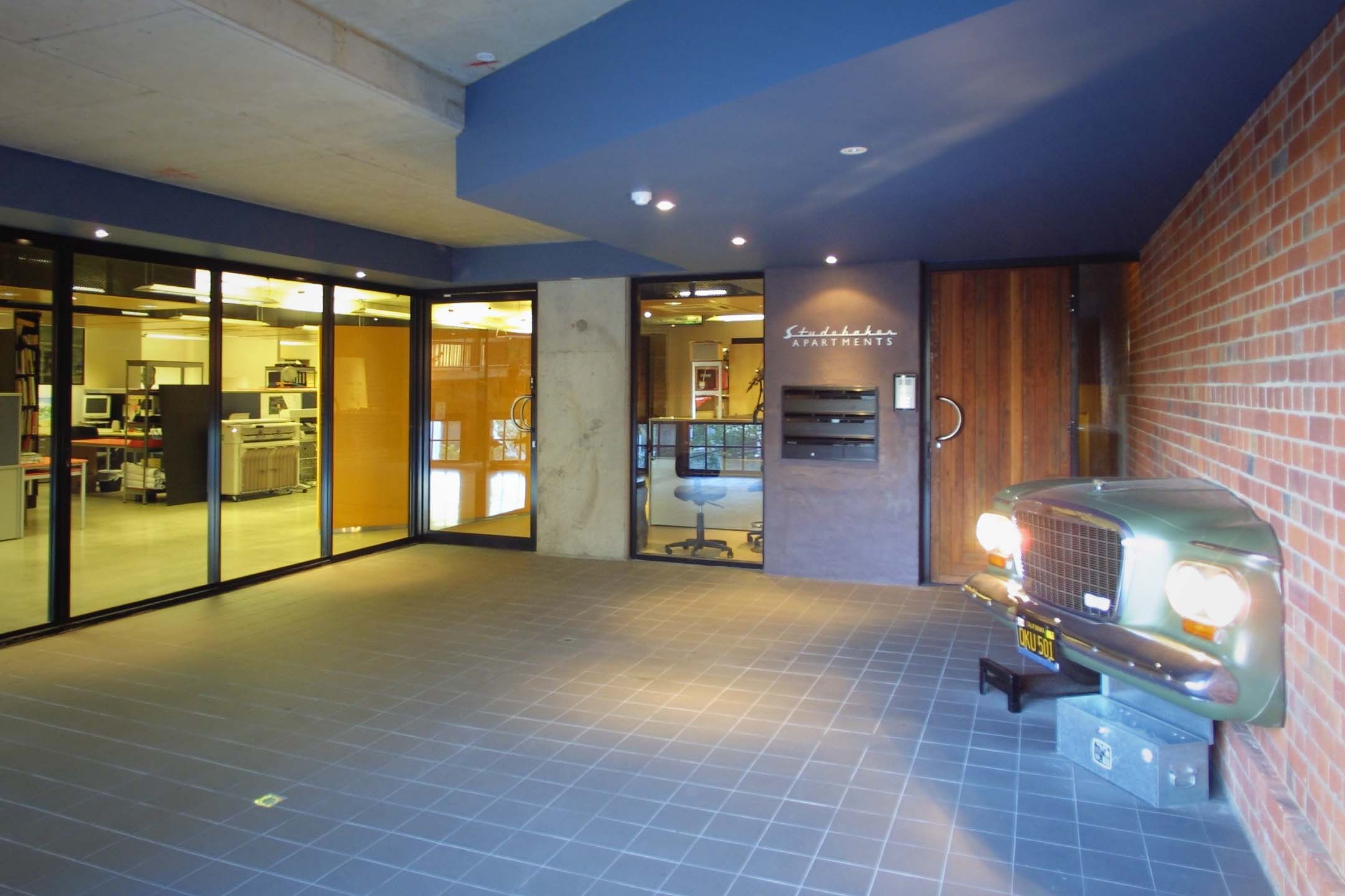 Brisbane Warehouse Apartment CBD 2Bd 2Bath parking Apartments for