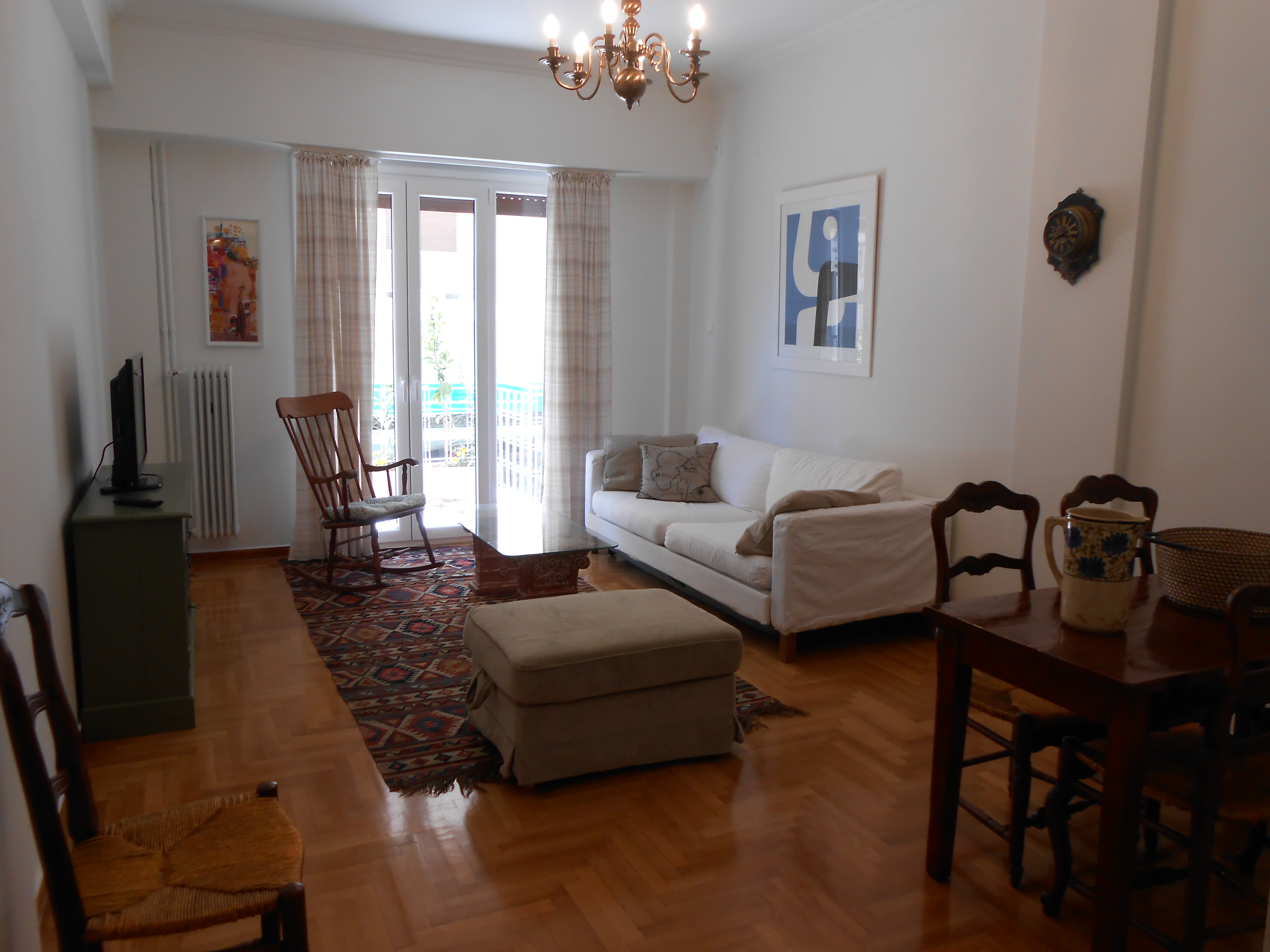 One block away from the Akropolis.