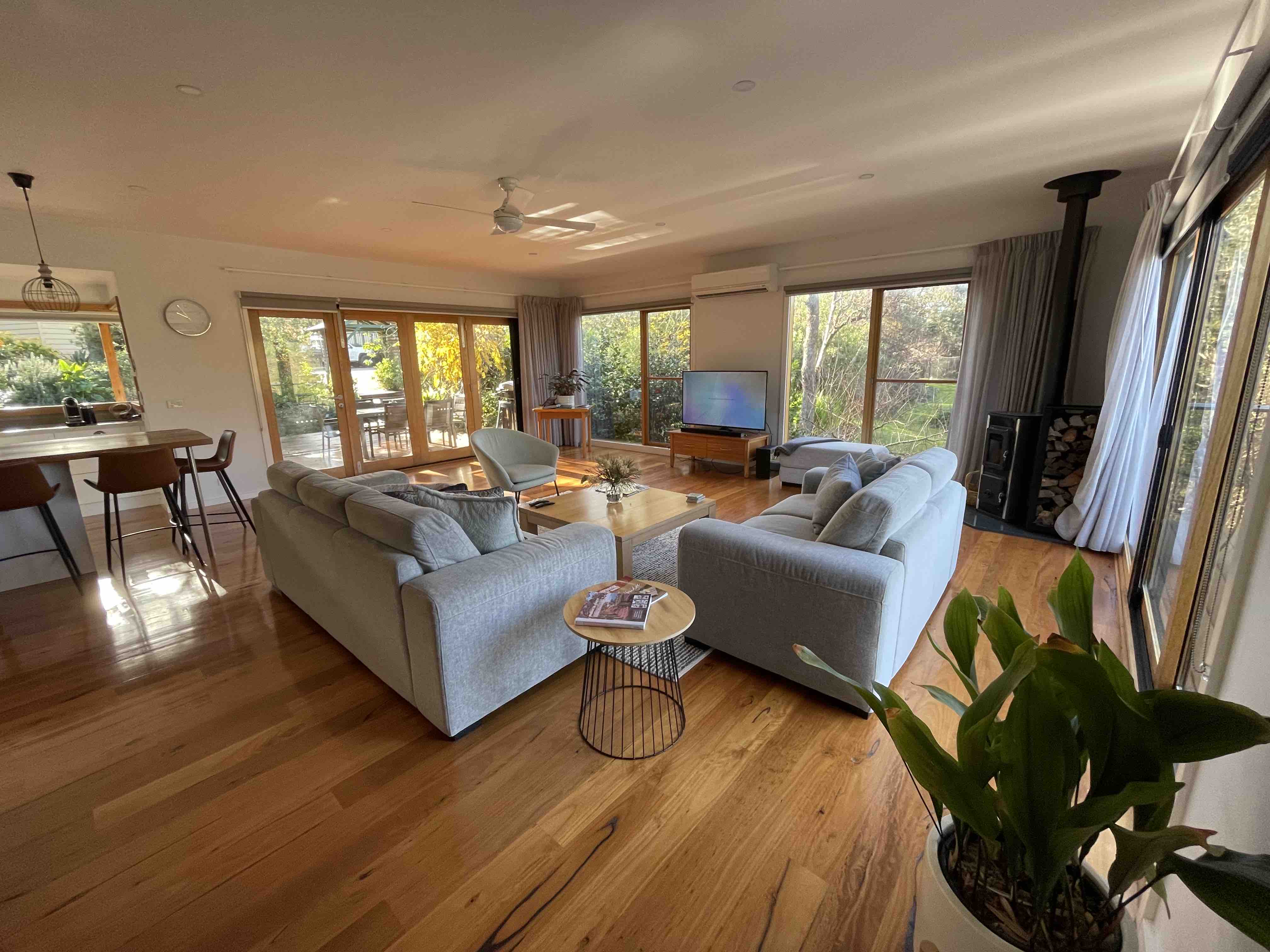 Dandaloo Luxury Escape short drive to Yarra Valley