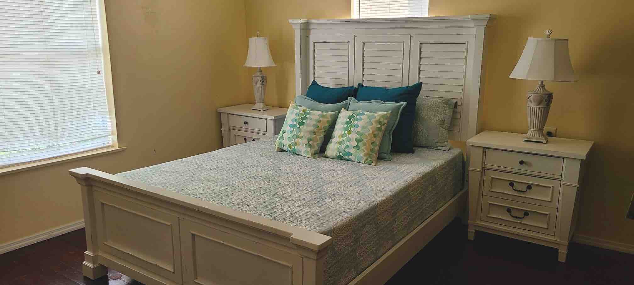 Enjoy a cottage experience in a historical city.