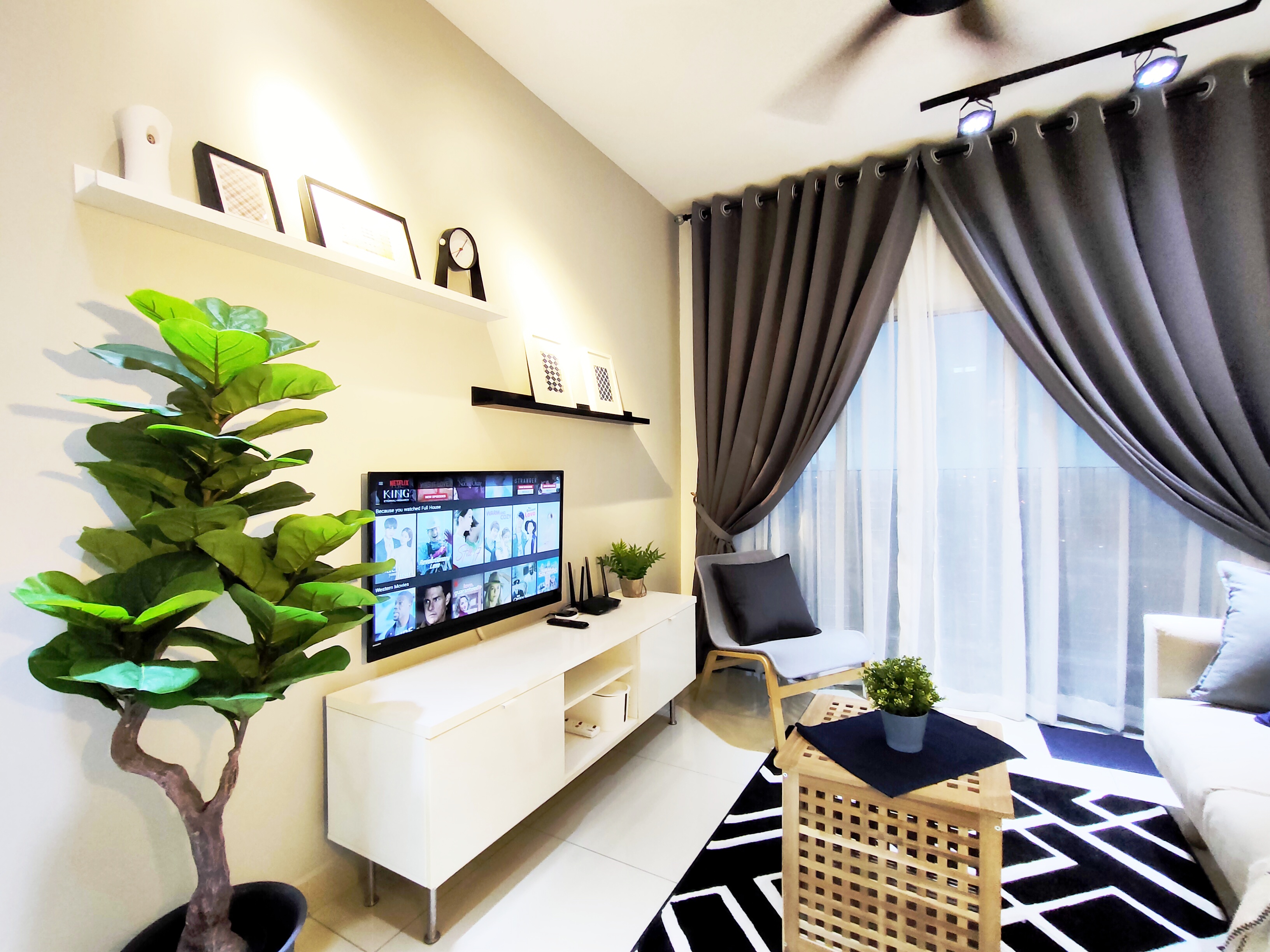 Sky Blue [Netflix|Wifi] Southville City