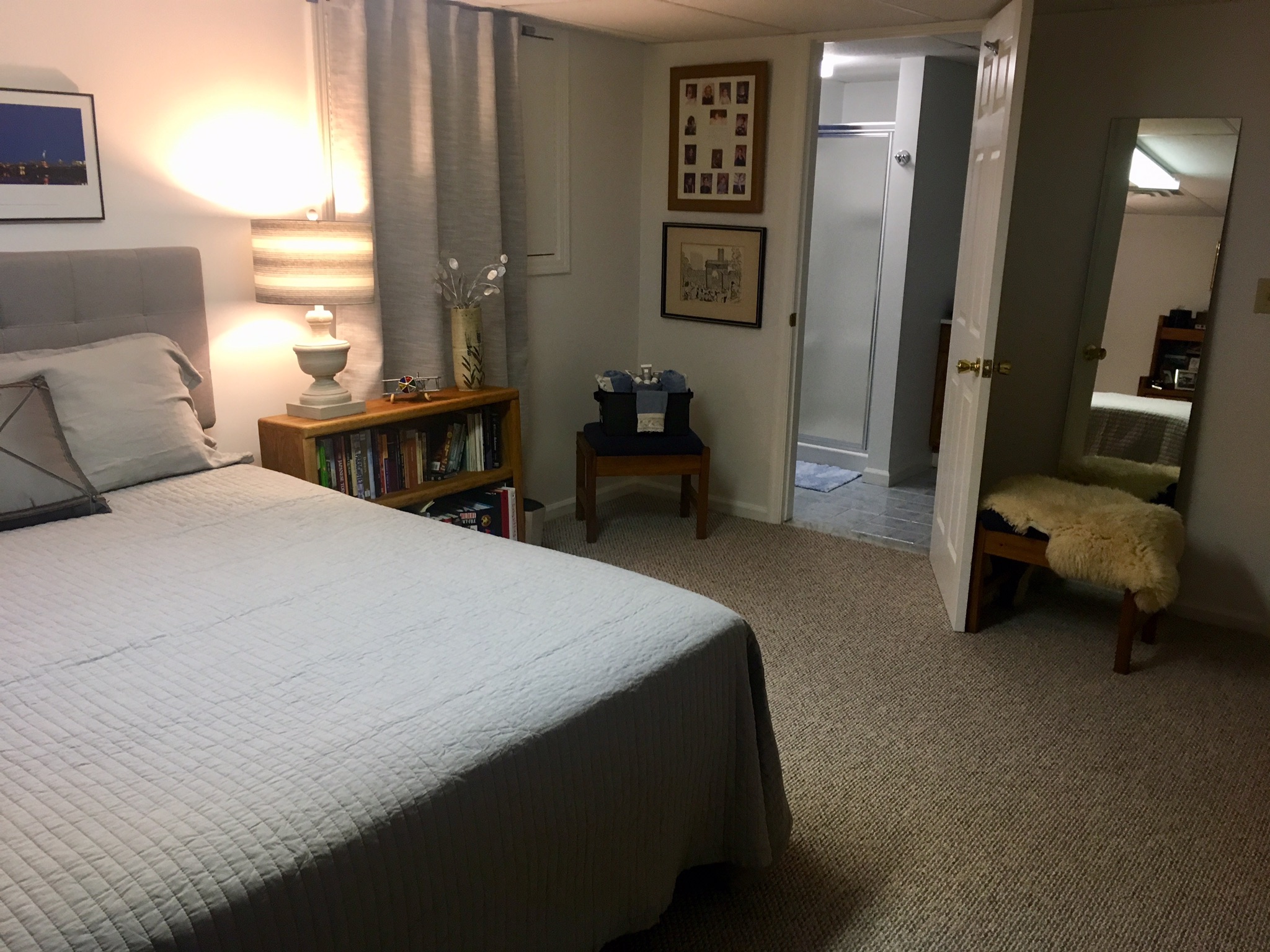 Spacious private suite and private bath in FOURTH WARD, Albany