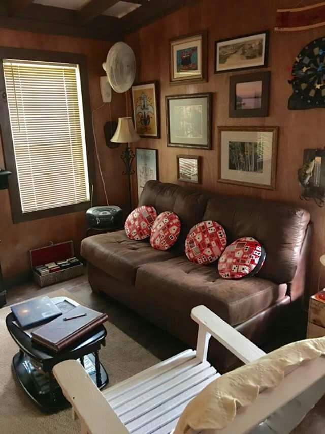 The Cajun Cabin Guest Cottage Guesthouses for Rent in Arnaudville